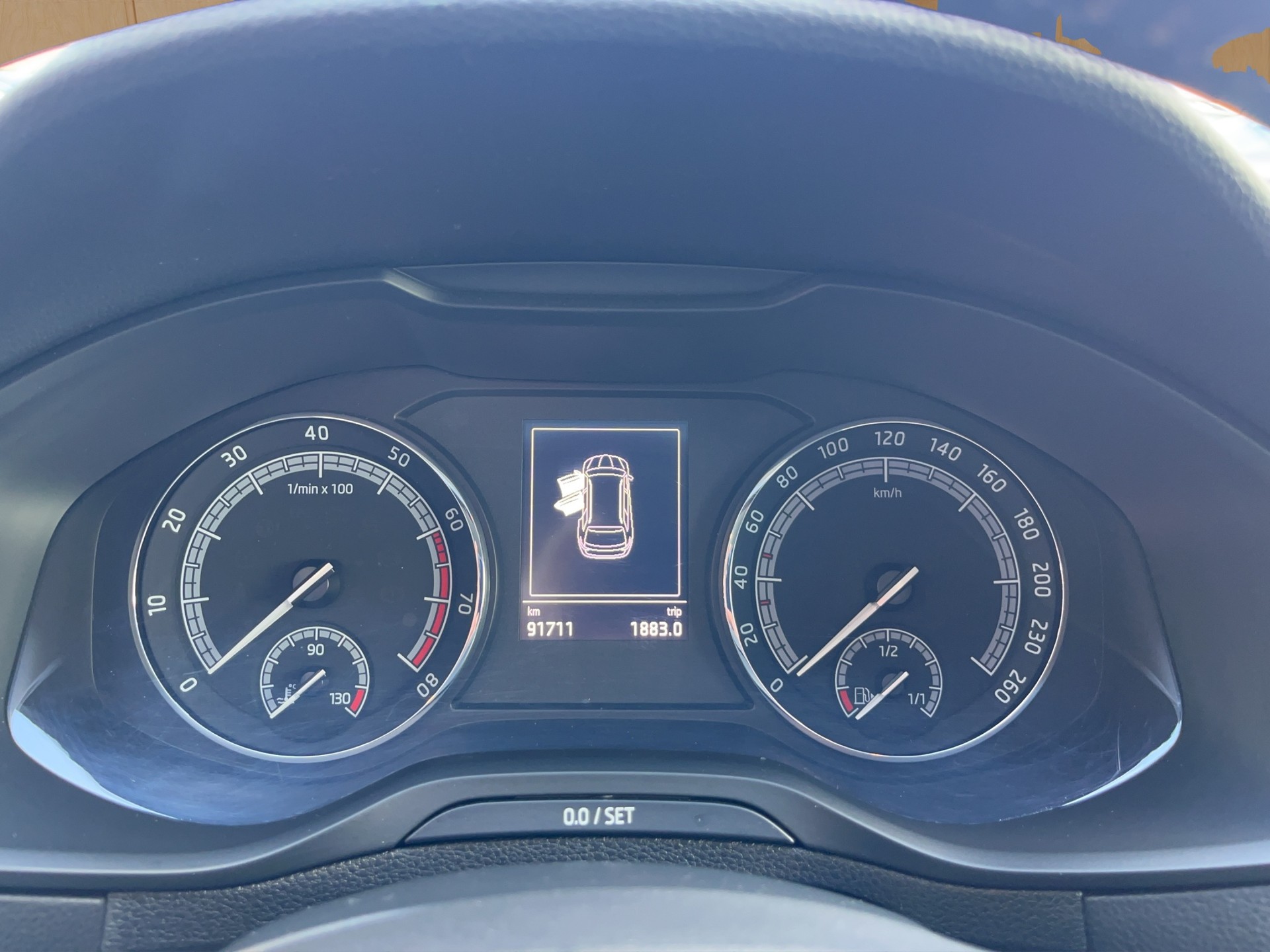 SKODA Karoq 1.5 TSI ACT Ambition DSG-image-13