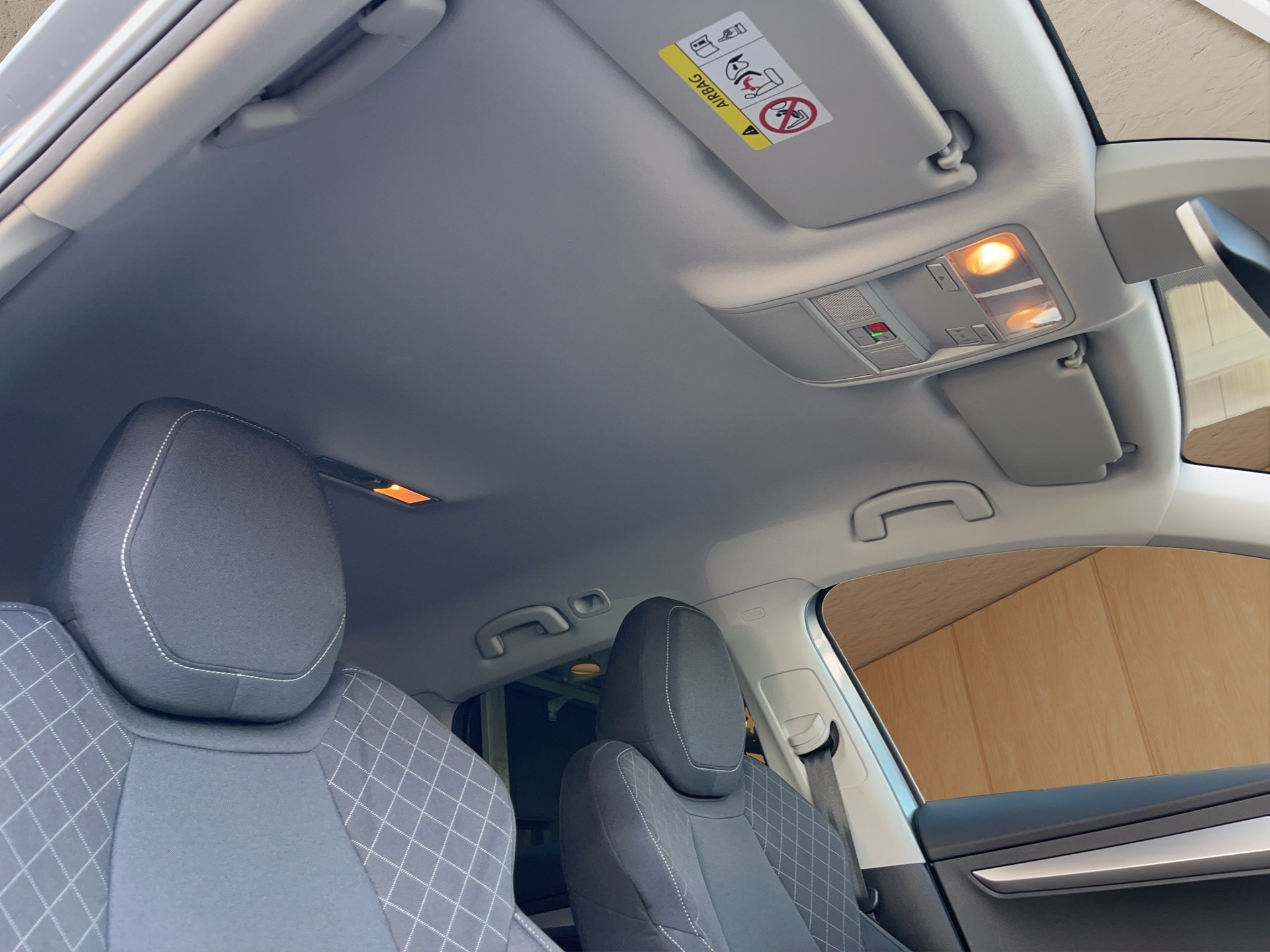 SKODA Karoq 1.5 TSI ACT Ambition DSG-image-25