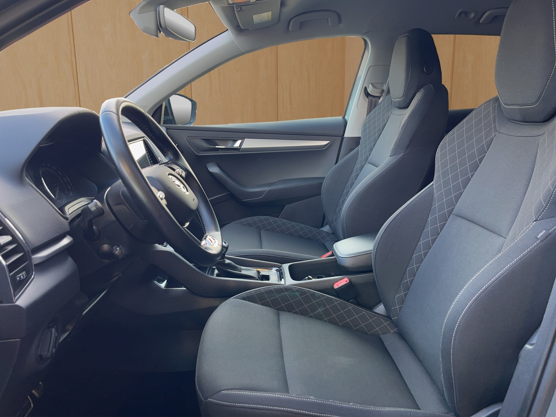 SKODA Karoq 1.5 TSI ACT Ambition DSG-image-8