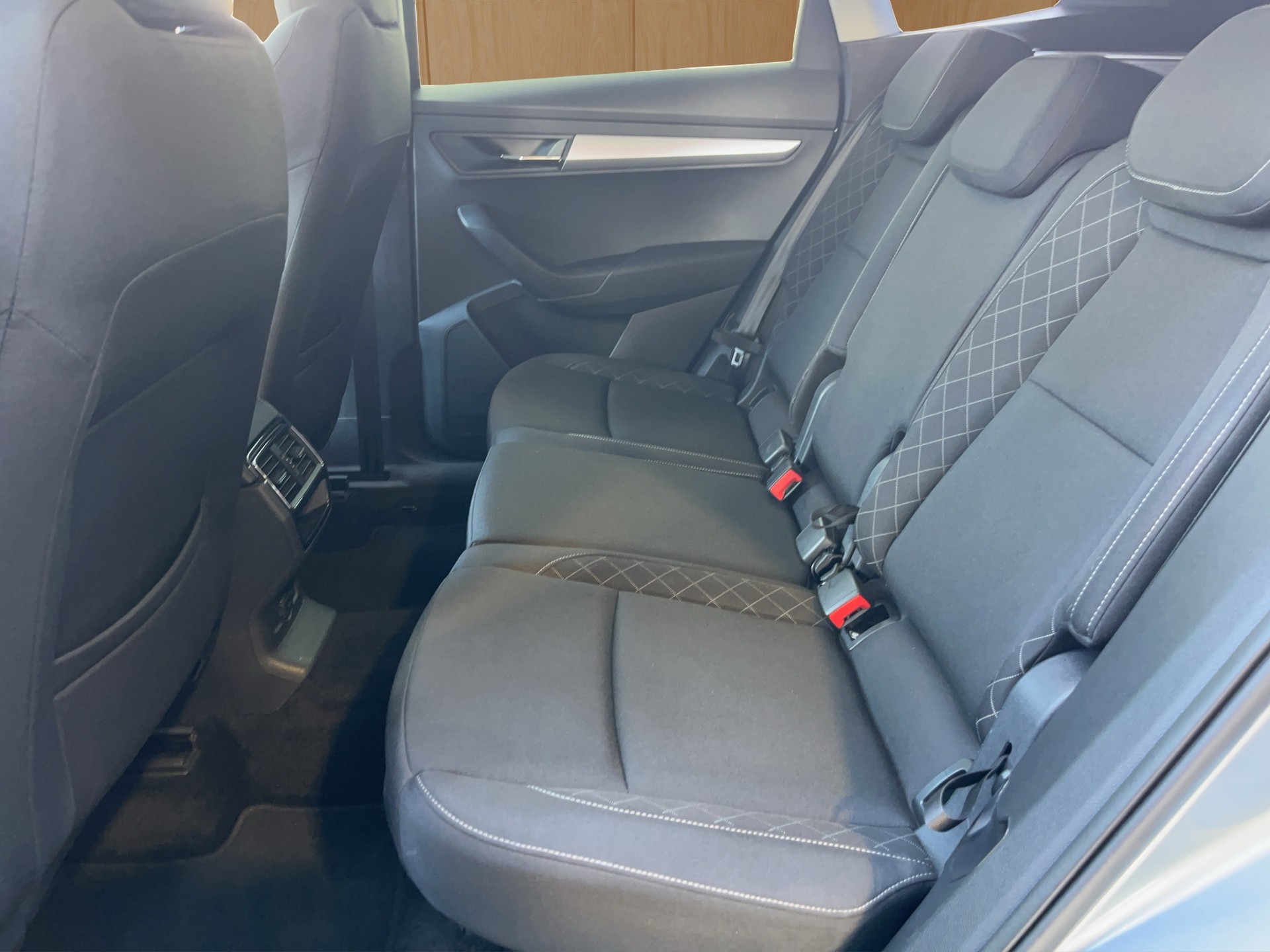SKODA Karoq 1.5 TSI ACT Ambition DSG-image-10