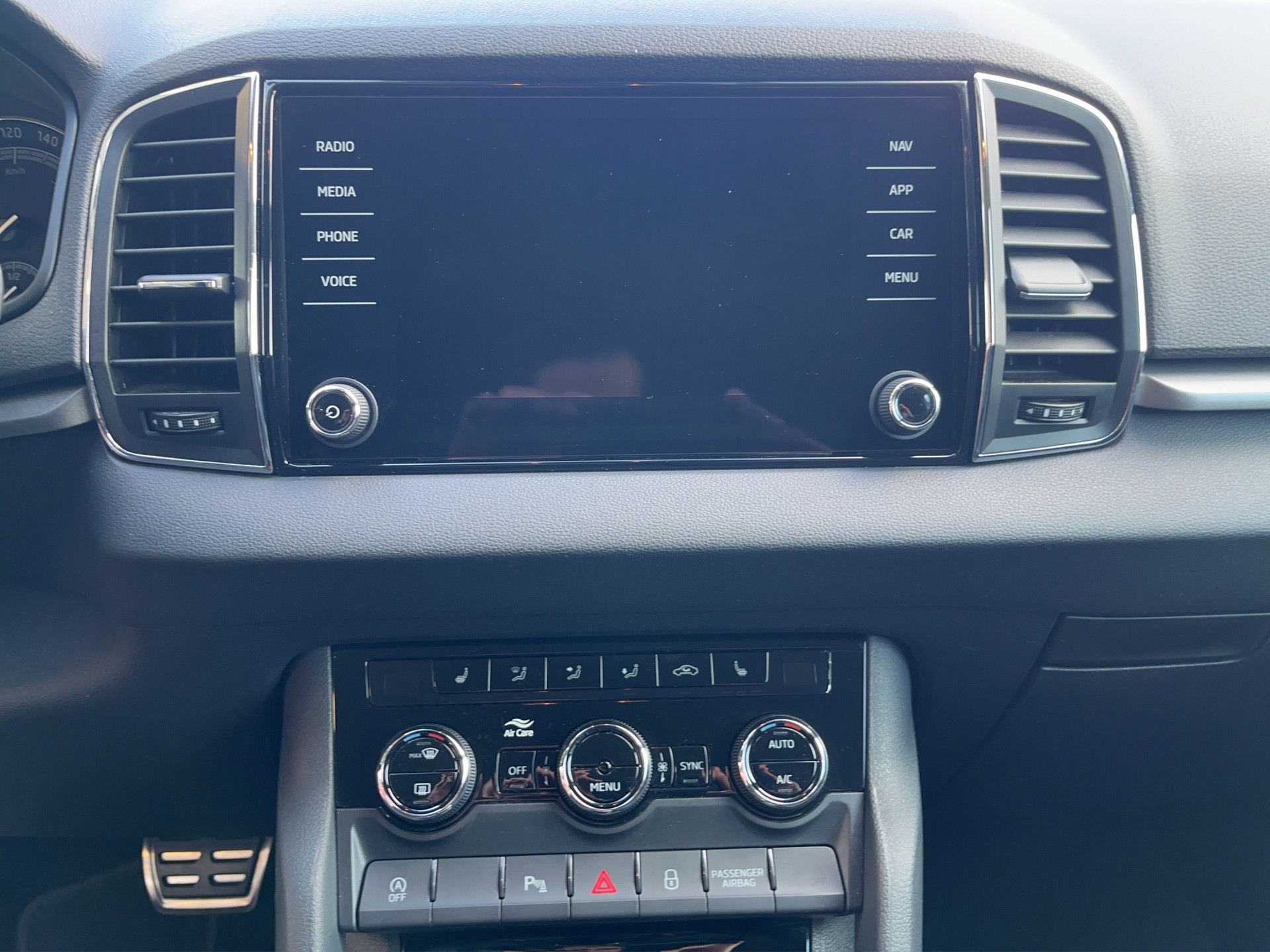 SKODA Karoq 1.5 TSI ACT Ambition DSG-image-16