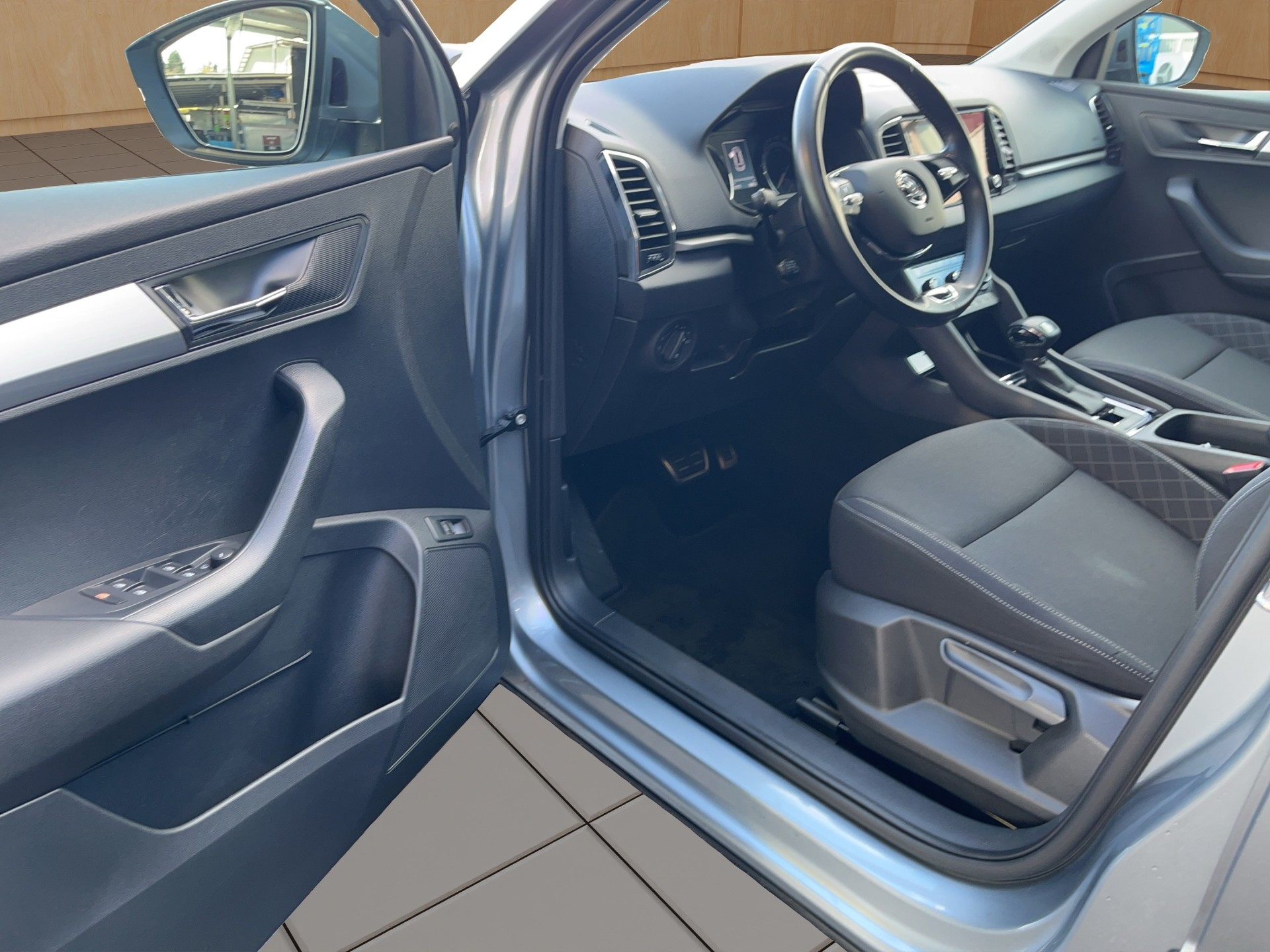 SKODA Karoq 1.5 TSI ACT Ambition DSG-image-18