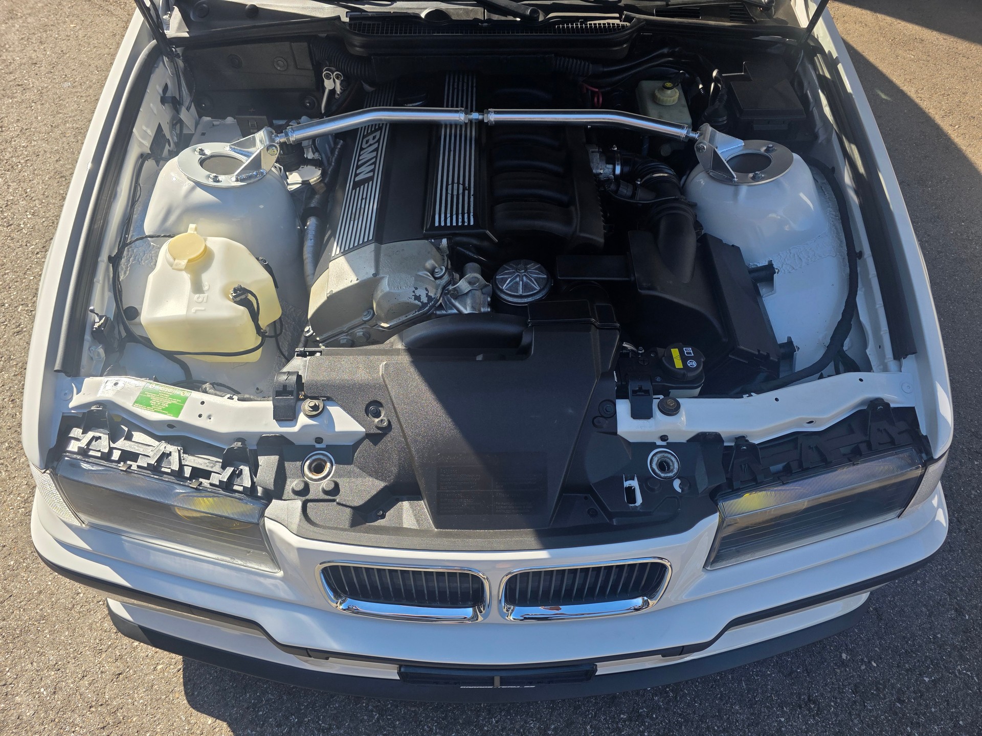 BMW 325i (Neuaufbau)-image-4