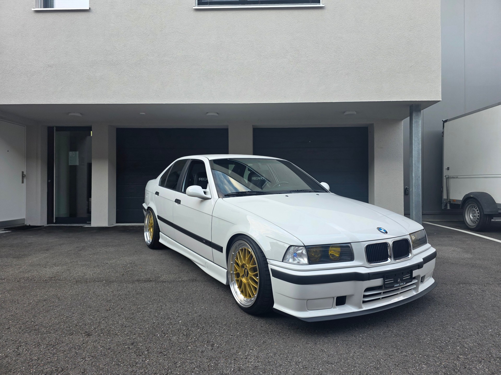 BMW 325i (Neuaufbau)-image-0