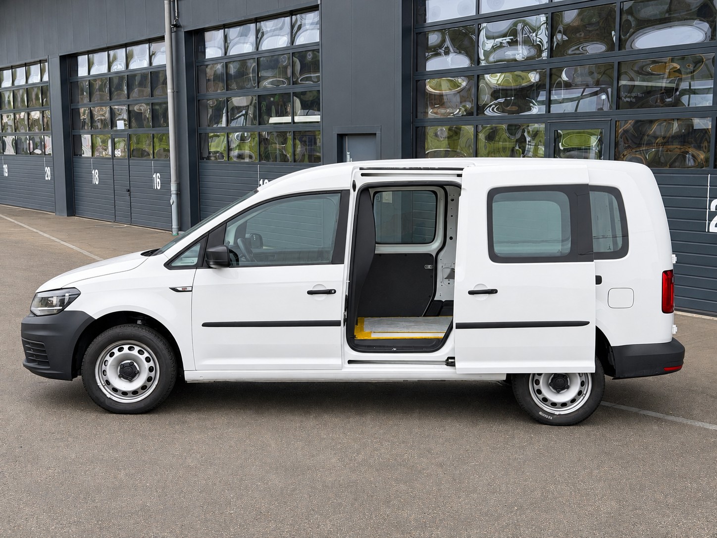 VW Caddy Maxi 2.0 TDI 4Motion DSG | 4x4 | Automat-image-3