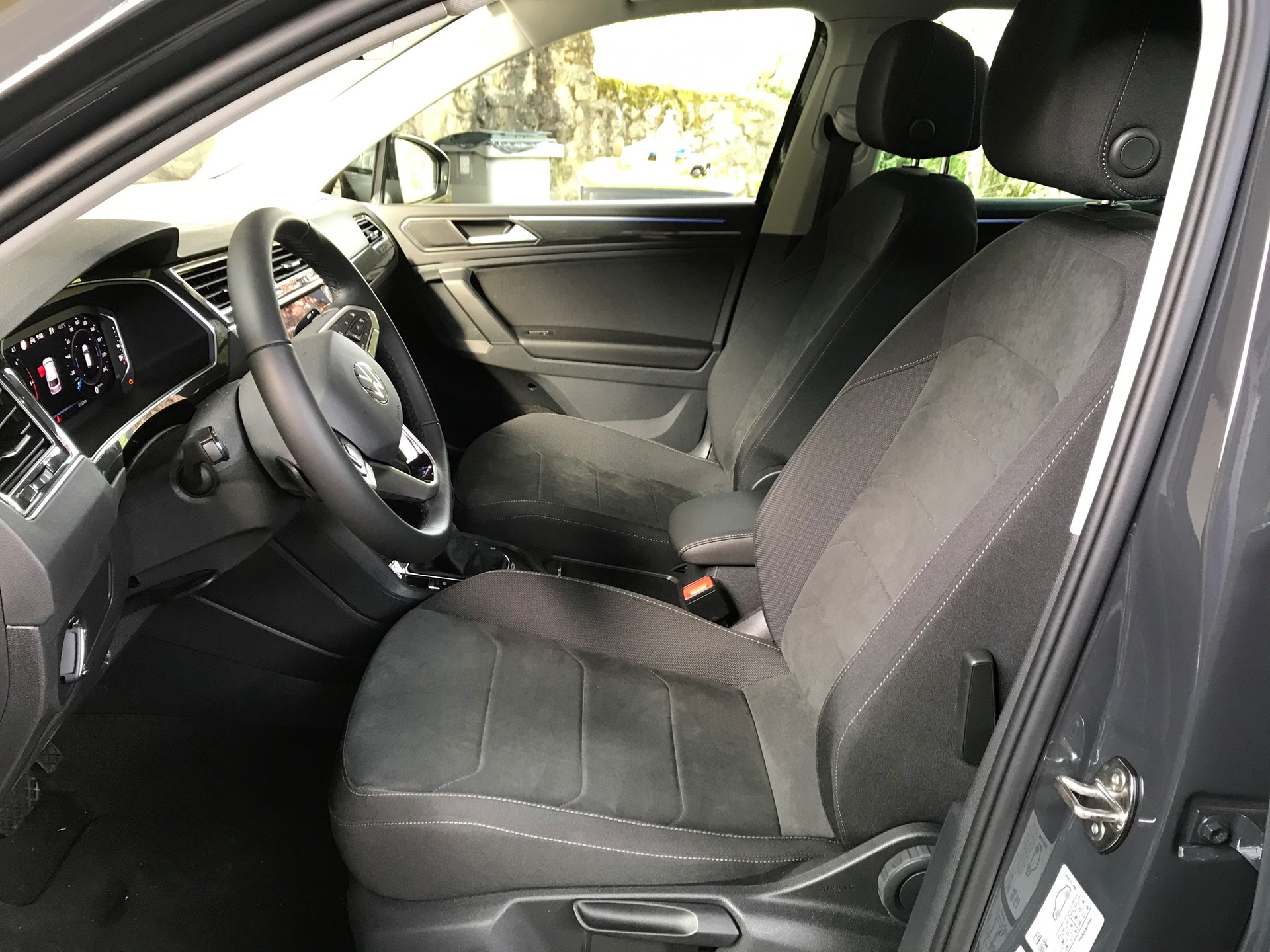 VW Tiguan 2.0 TDI SCR Elegance 4Motion DSG-image-1
