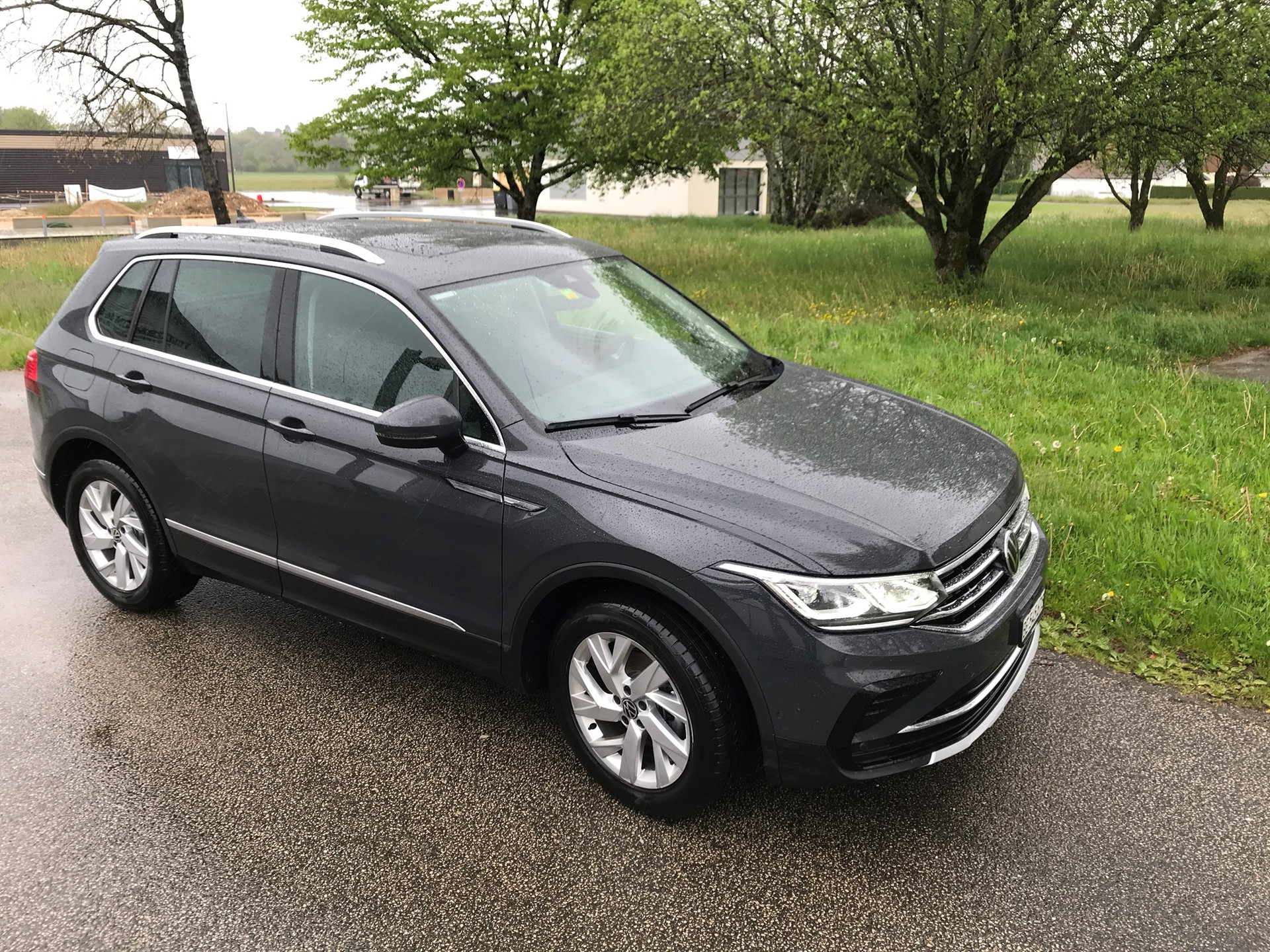 VW Tiguan 2.0 TDI SCR Elegance 4Motion DSG-image-0