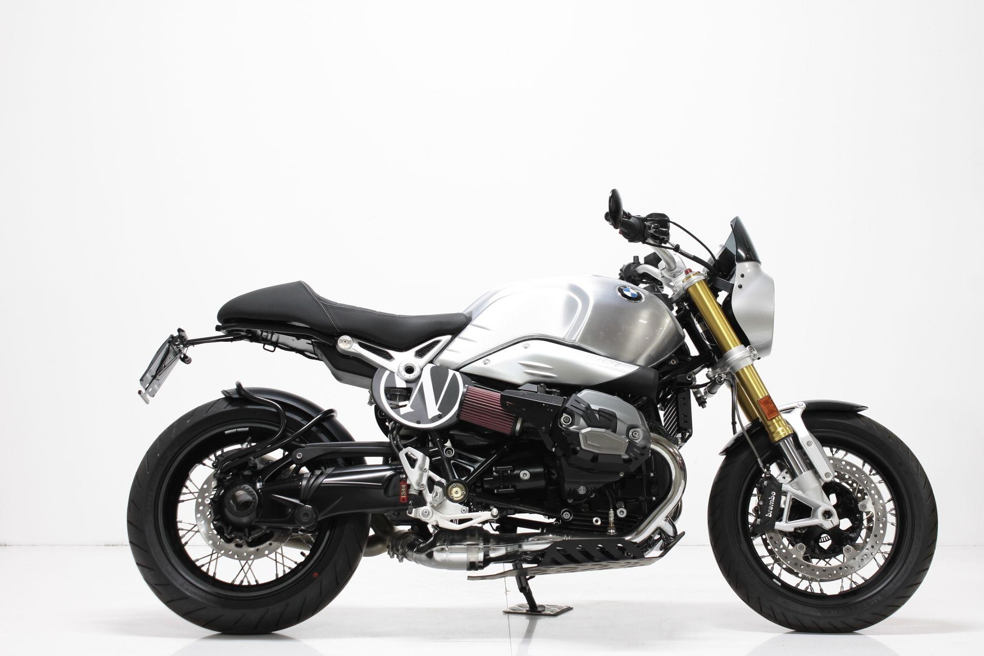 BMW R nineT Custom-showroom-element-2