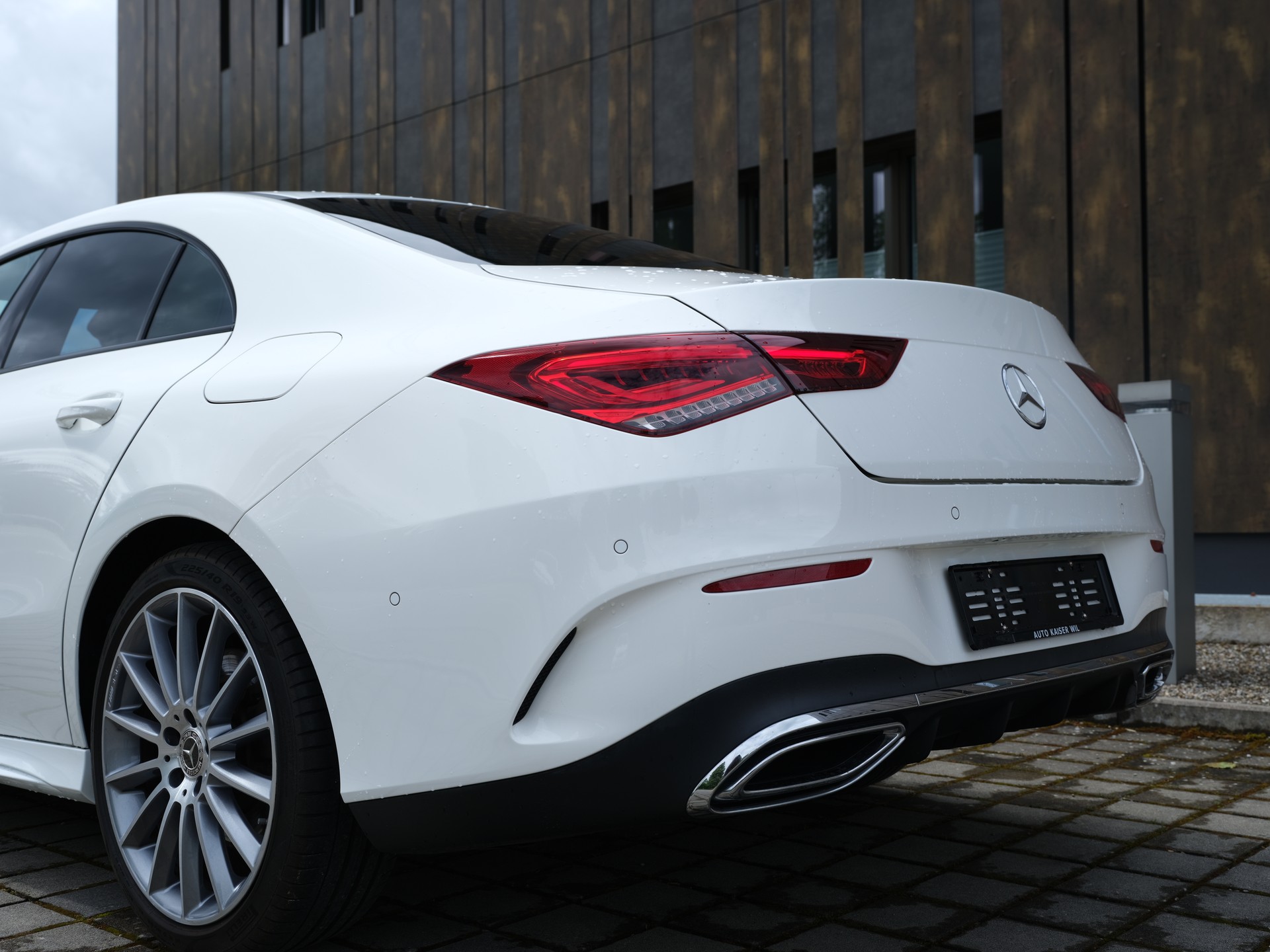 MERCEDES-BENZ CLA 250 AMG Line 7G-DCT-image-9