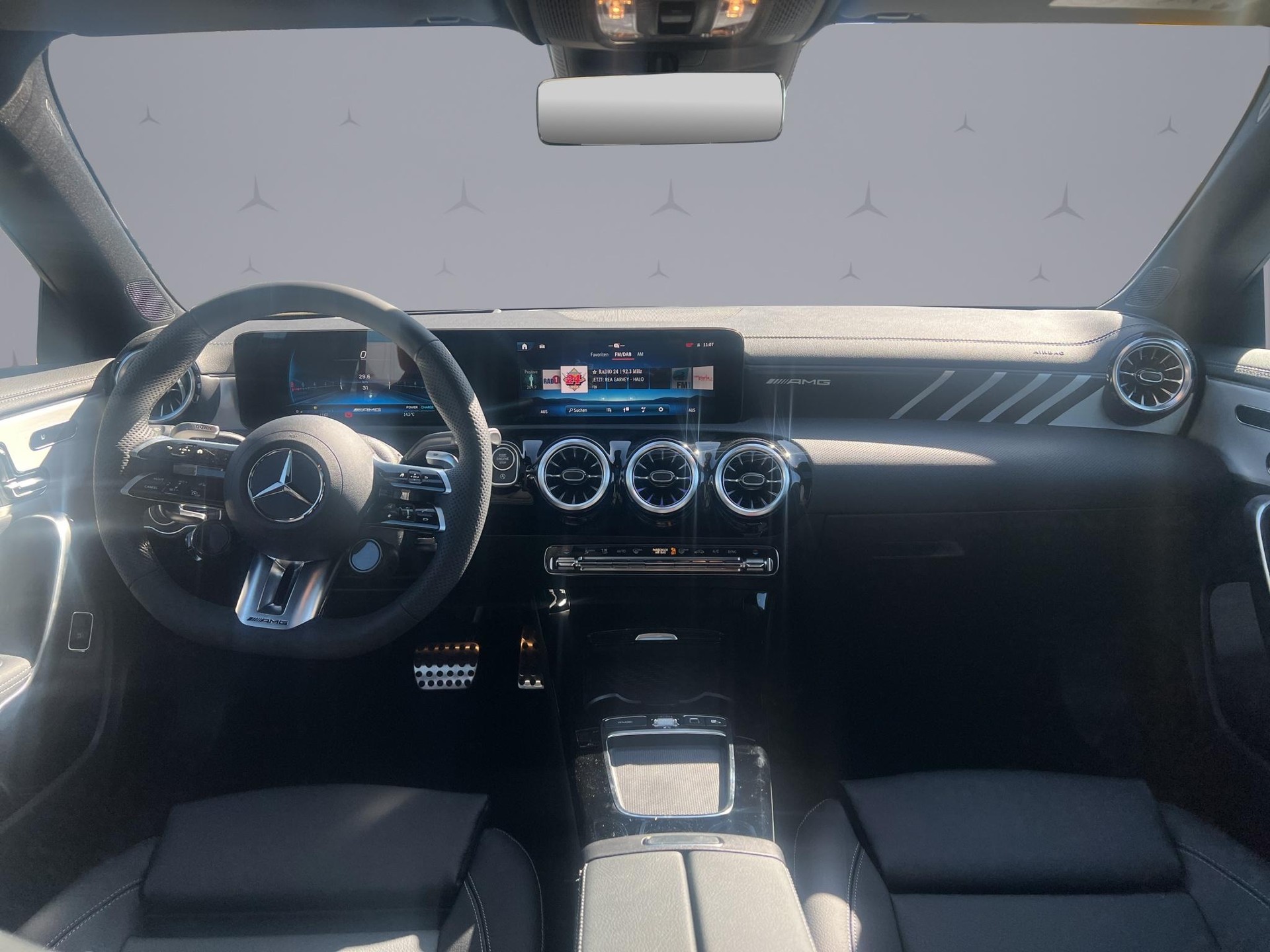 MERCEDES-BENZ CLA 35 AMG 4matic Shooting Brake-image-9
