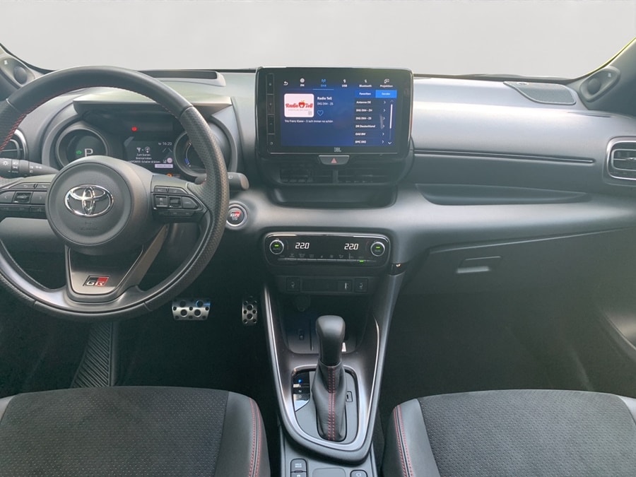 TOYOTA Yaris 1.5 GR Sport e-CVT-image-11