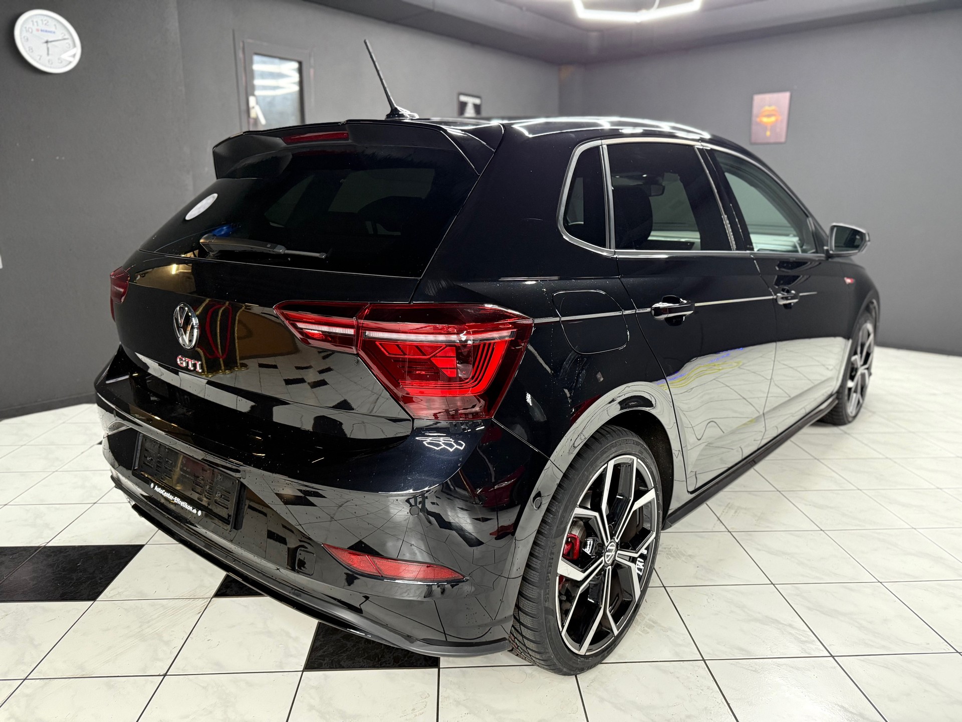 VW Polo 2.0 TSI GTI-image-4