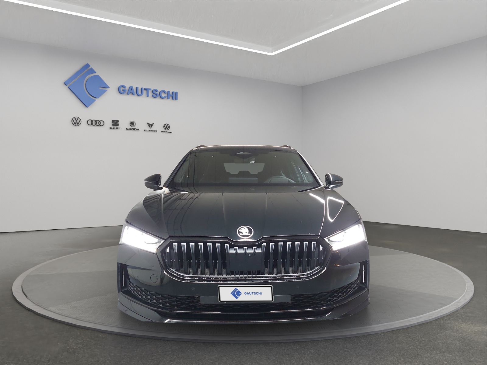 SKODA Superb Combi 2.0 TSI Sportline 4x4 DSG-image-4