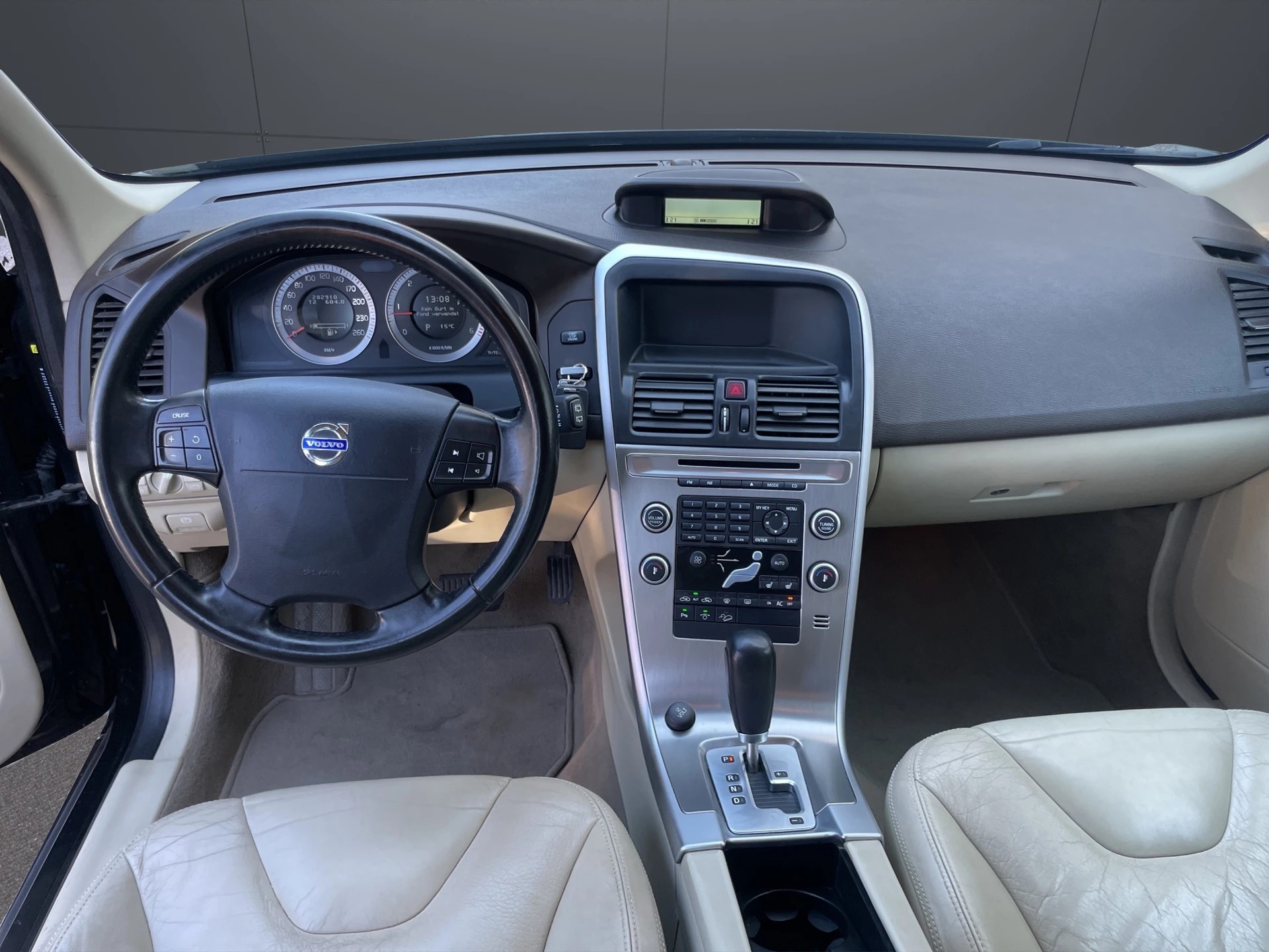 VOLVO XC60 D5 AWD Summum Geartronic-image-7