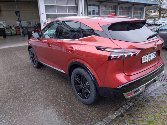 NISSAN Qashqai 1.3MHEV Tekna+4x4-image-2