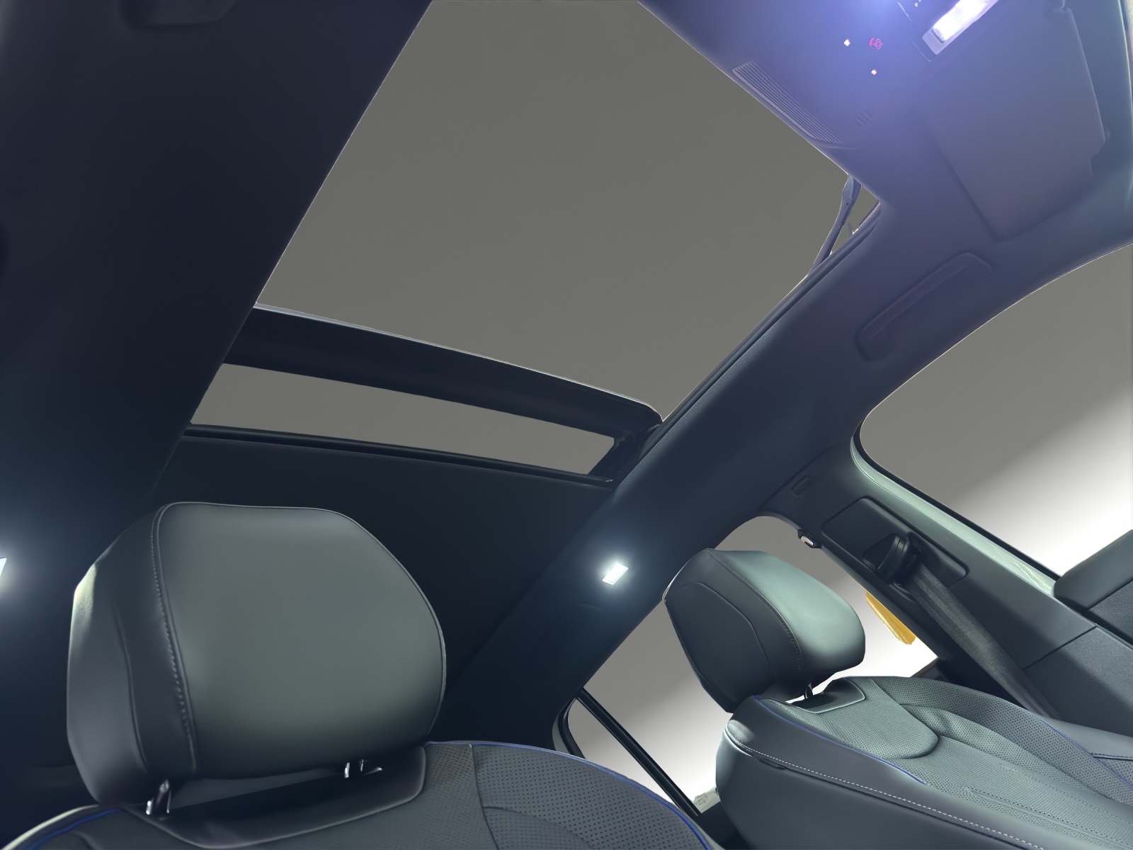 VW Tiguan 2.0 TSI DSG R-Line 4Motion-image-11