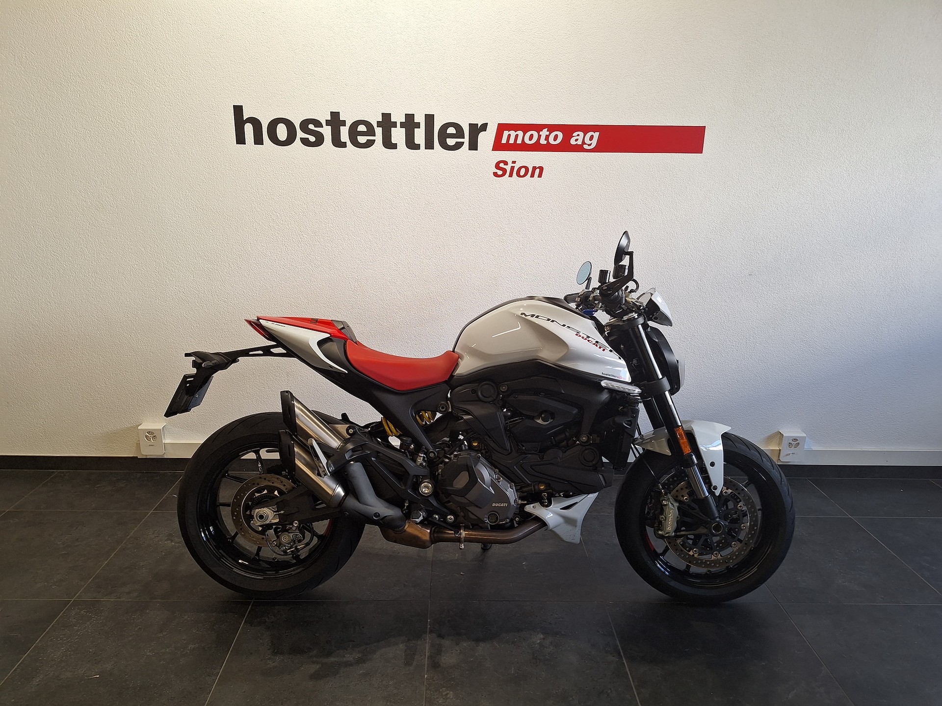 DUCATI Monster +-showroom-element-3