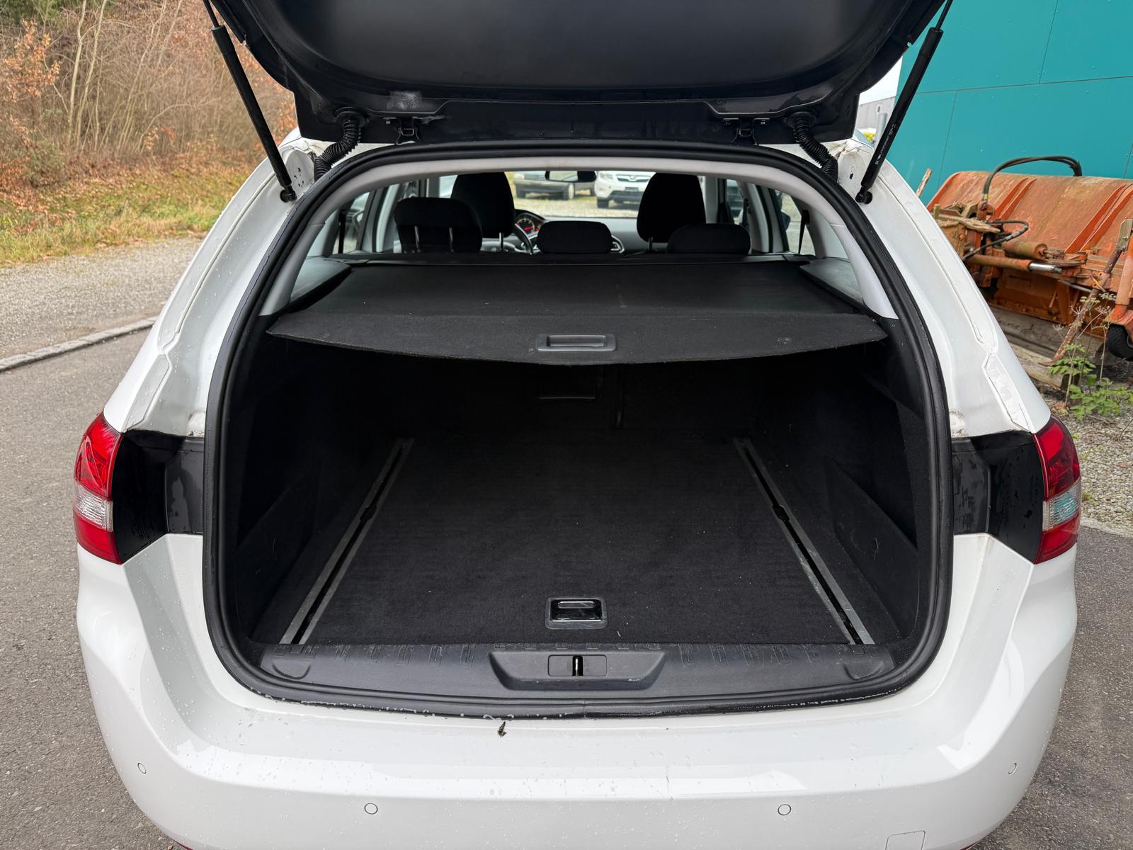 PEUGEOT 308 SW 2.0 BlueHDI Business Automatic-image-11