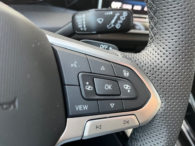 VW Golf 2.0 TSI R-Line DSG 4 Motion-image-8