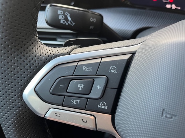 VW Golf 2.0 TSI R-Line DSG 4 Motion-image-7