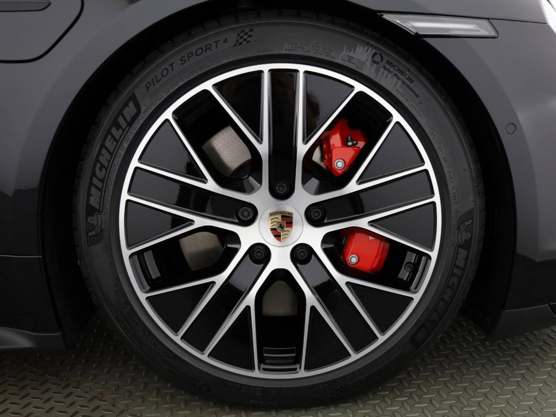 PORSCHE Taycan GTS-image-5