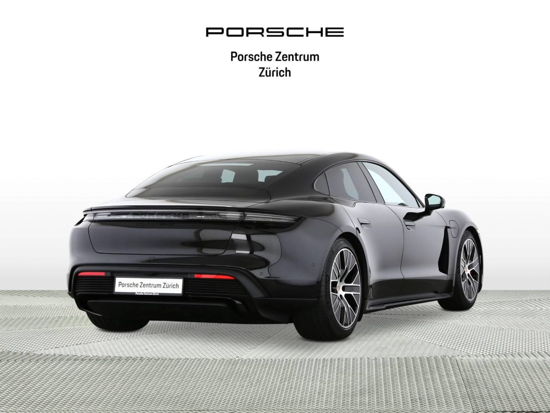 PORSCHE Taycan GTS-image-2
