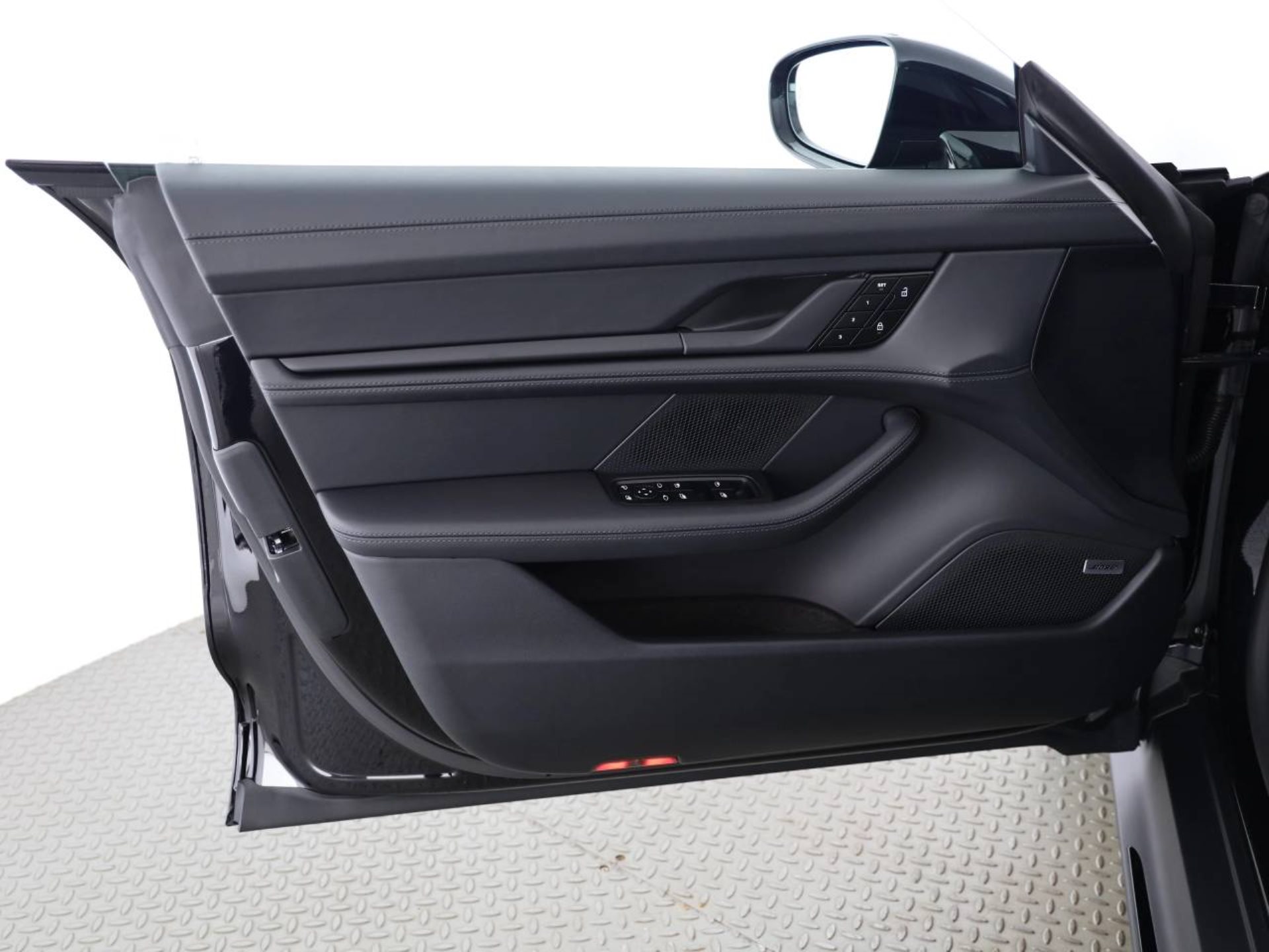 PORSCHE Taycan GTS-image-16