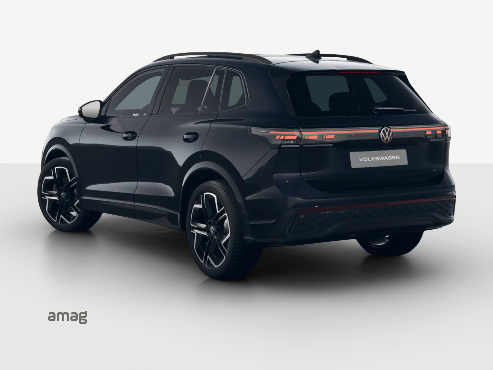 VW Tiguan 2.0 TSI DSG R-Line 4Motion-image-2