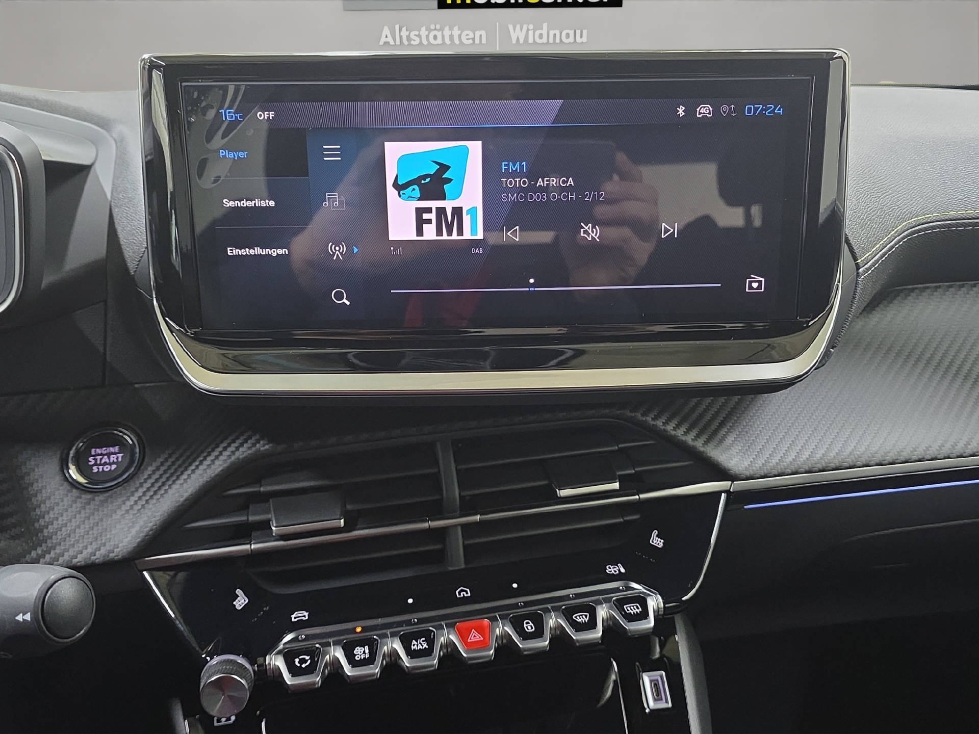 PEUGEOT 2008 1.2 Hybrid 145 GT-image-12
