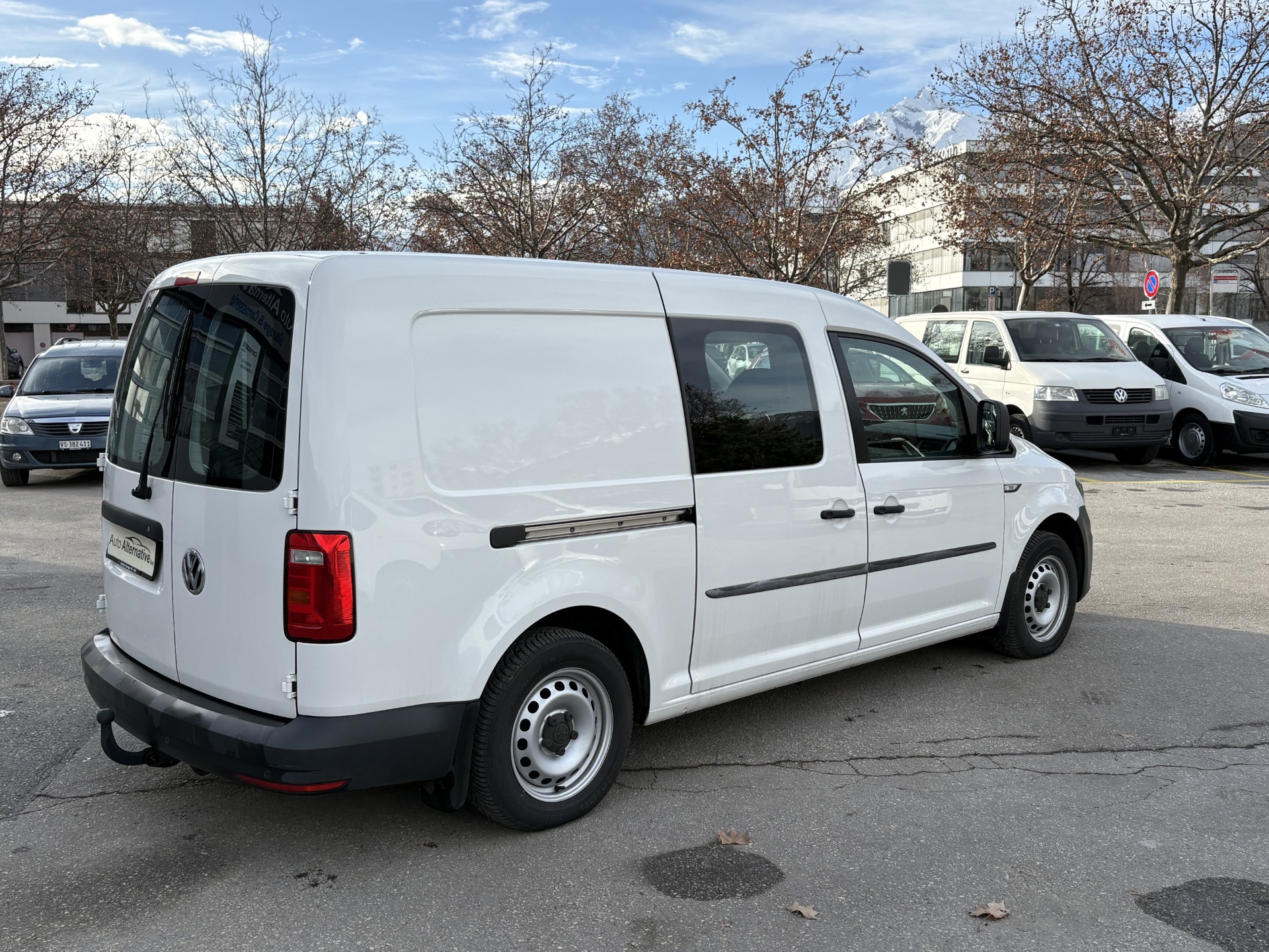 VW Caddy Maxi 2.0TDI BlueMotion Technology DSG-image-3
