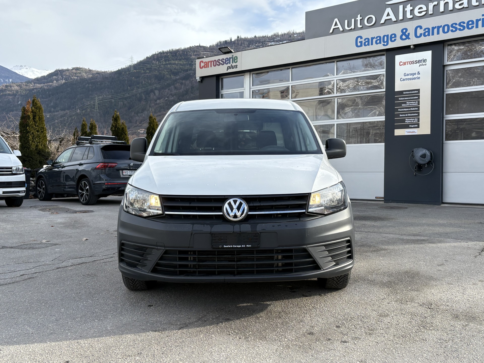 VW Caddy Maxi 2.0TDI BlueMotion Technology DSG-image-11