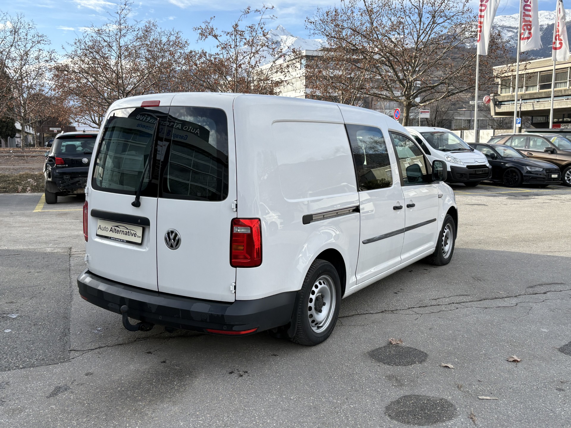 VW Caddy Maxi 2.0TDI BlueMotion Technology DSG-image-4