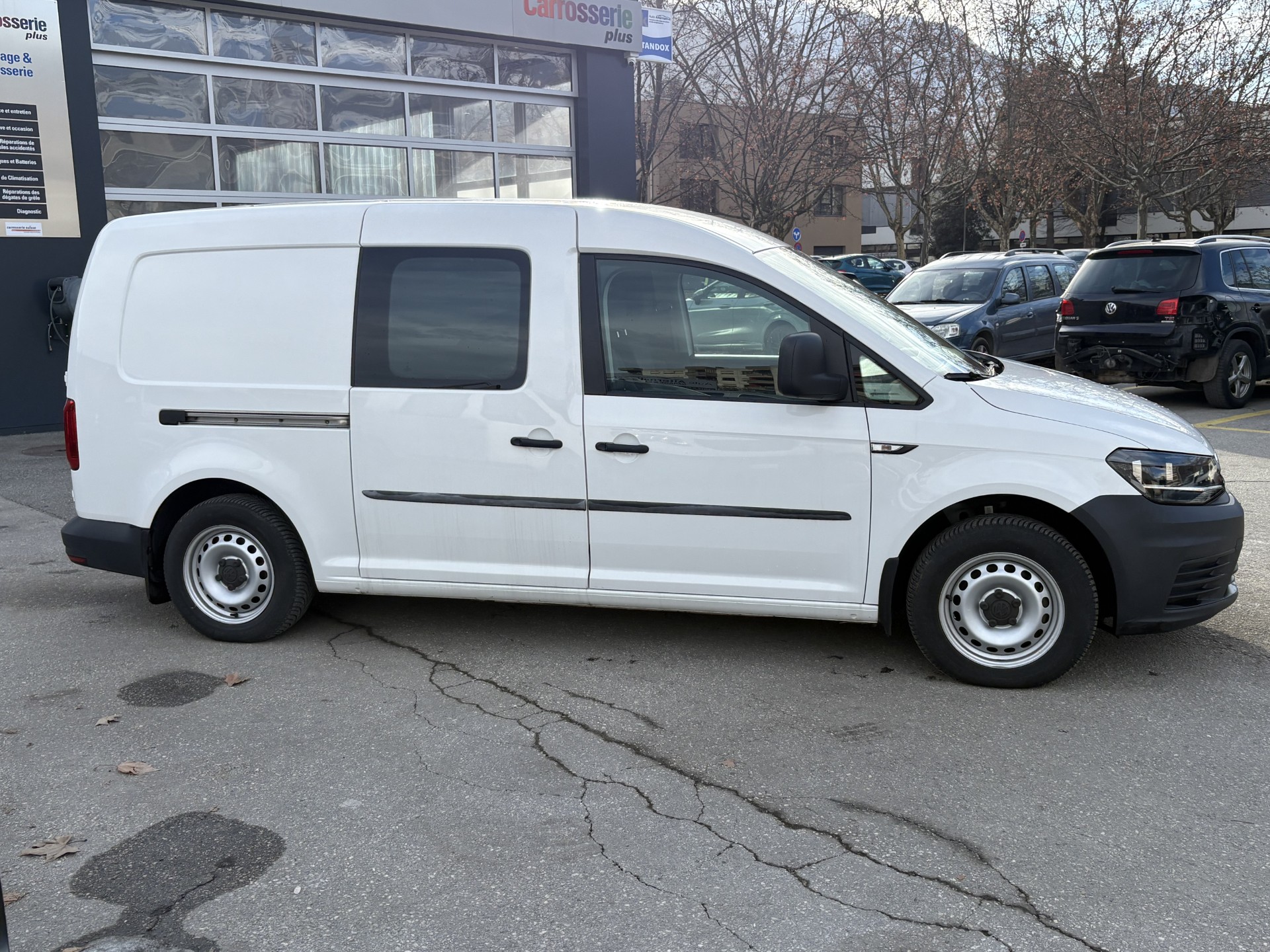 VW Caddy Maxi 2.0TDI BlueMotion Technology DSG-image-1