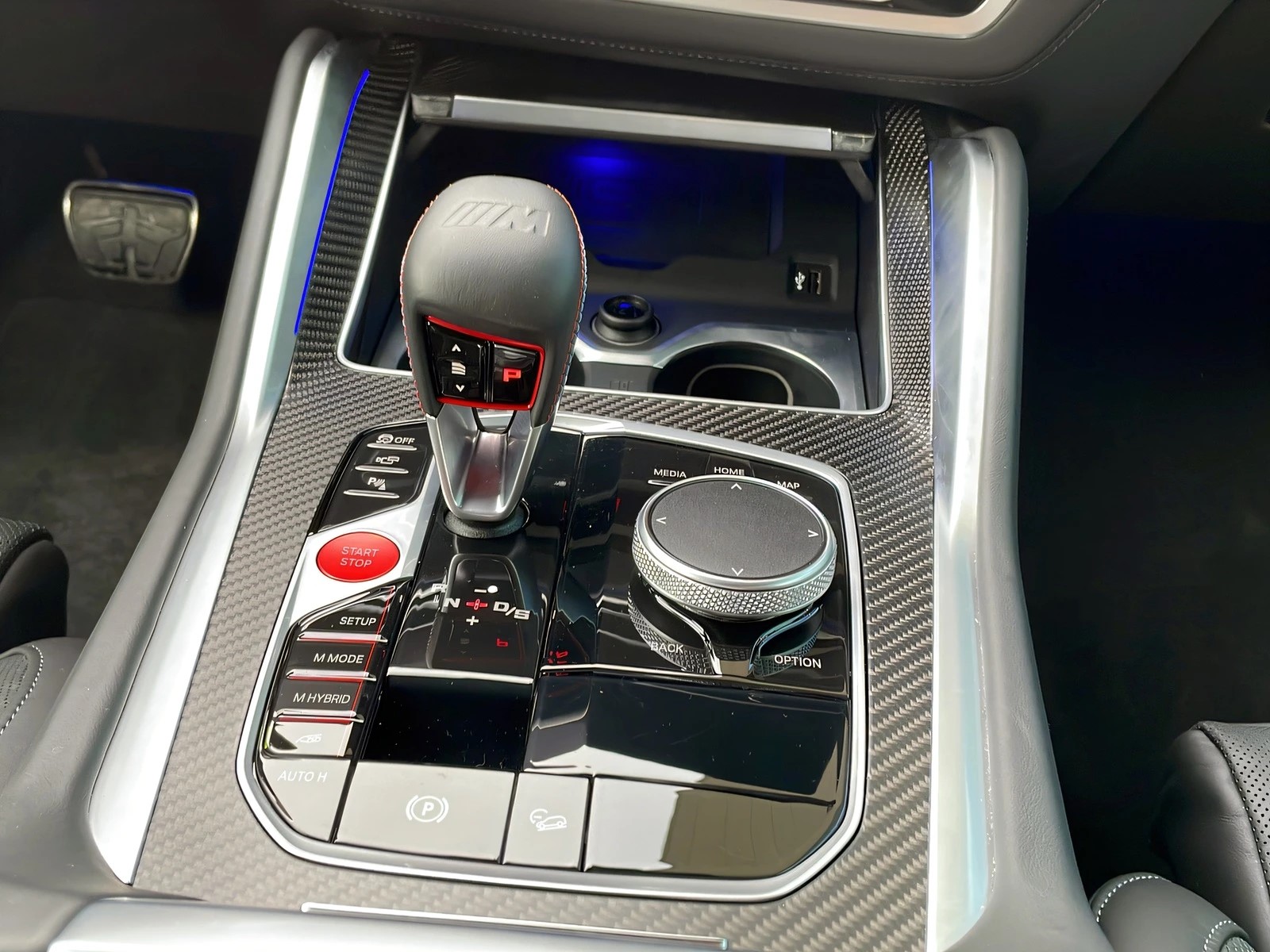BMW XM xDrive 50e PHEV-image-17
