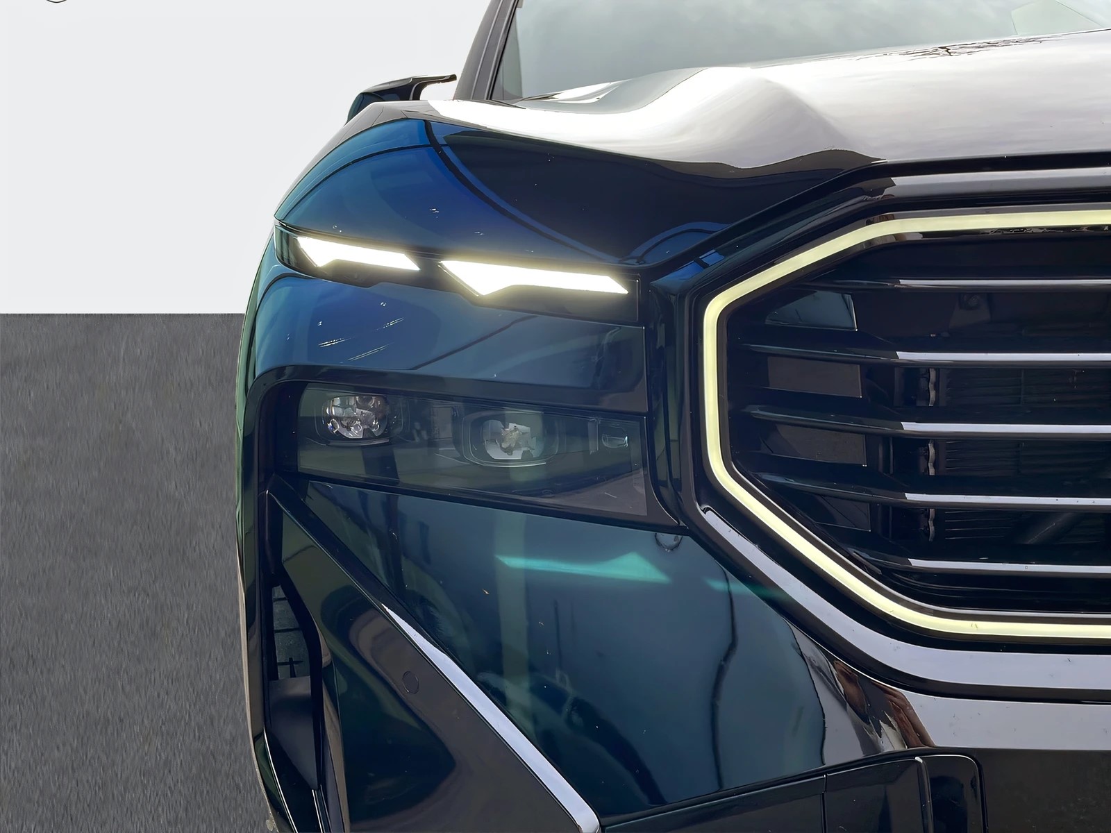 BMW XM xDrive 50e PHEV-image-10