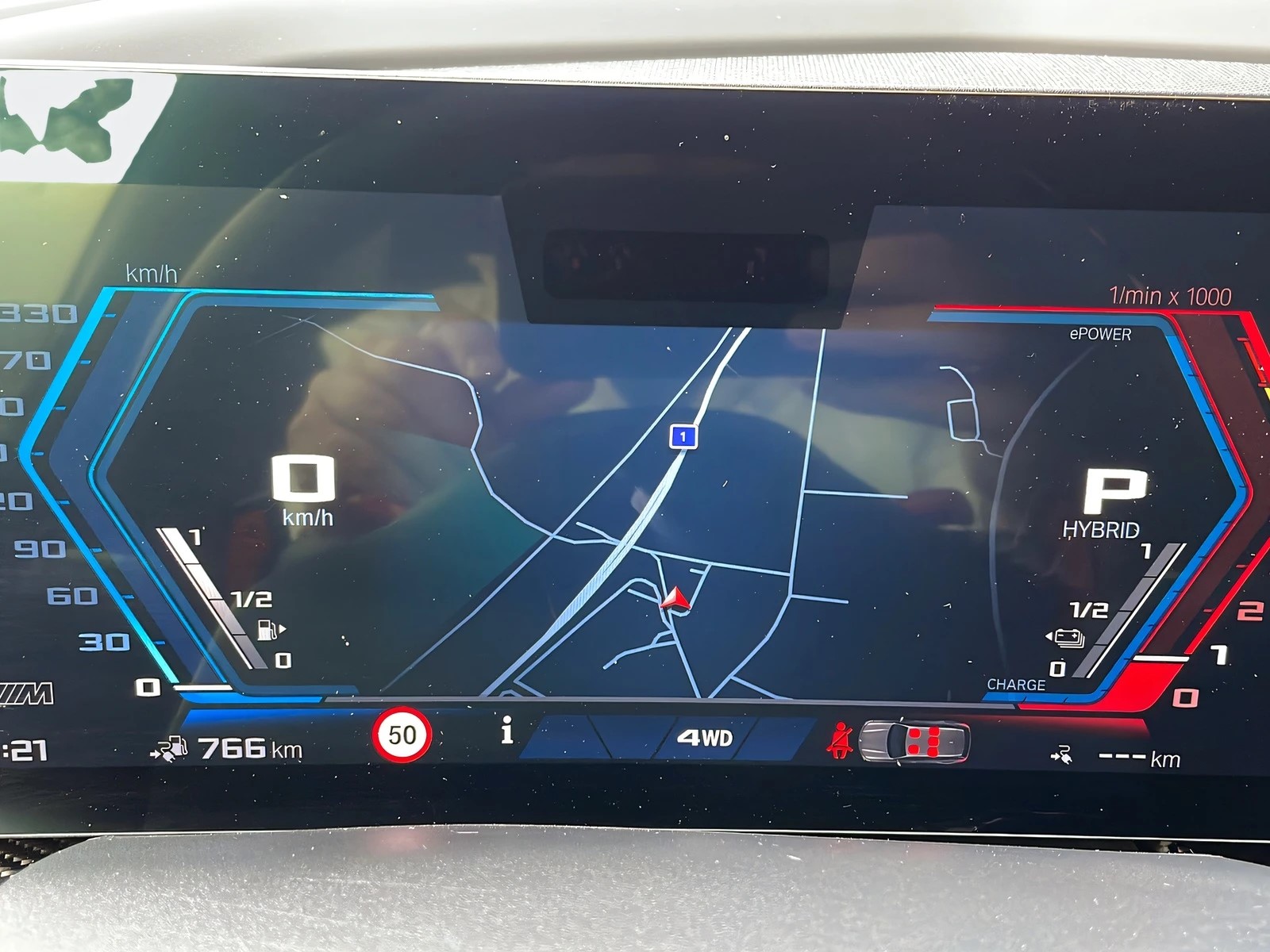 BMW XM xDrive 50e PHEV-image-5