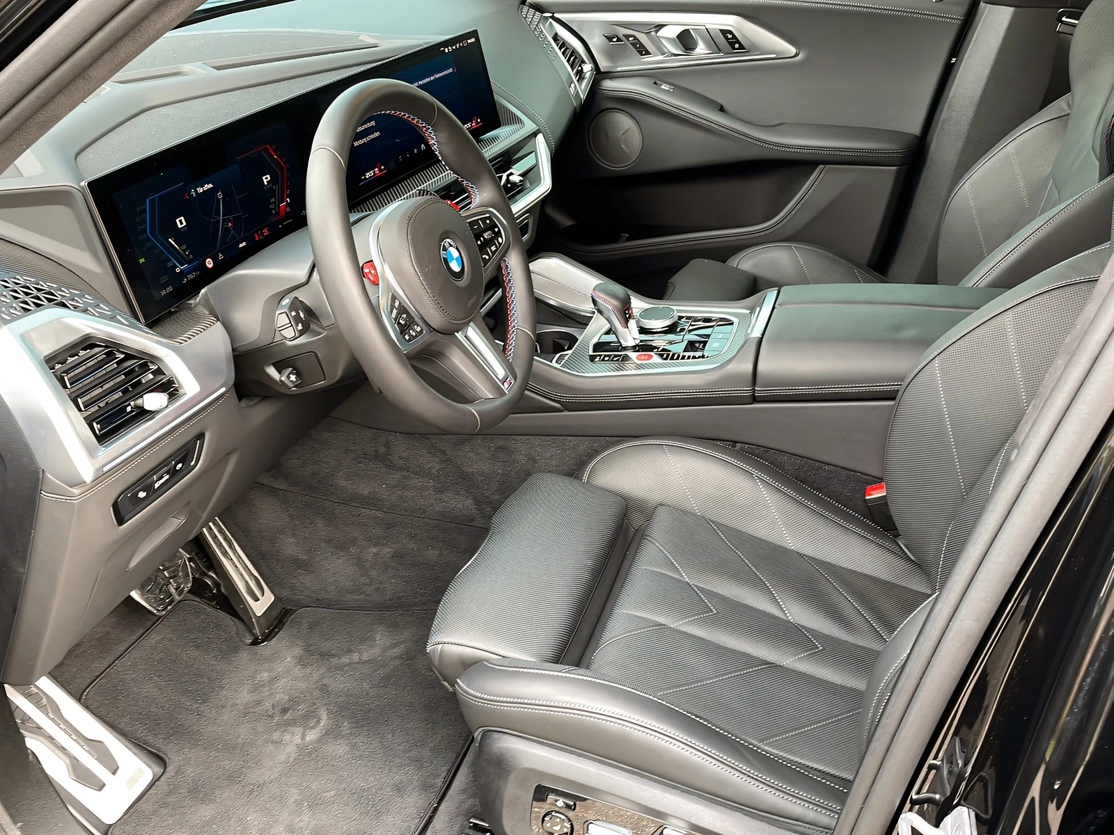 BMW XM xDrive 50e PHEV-image-11