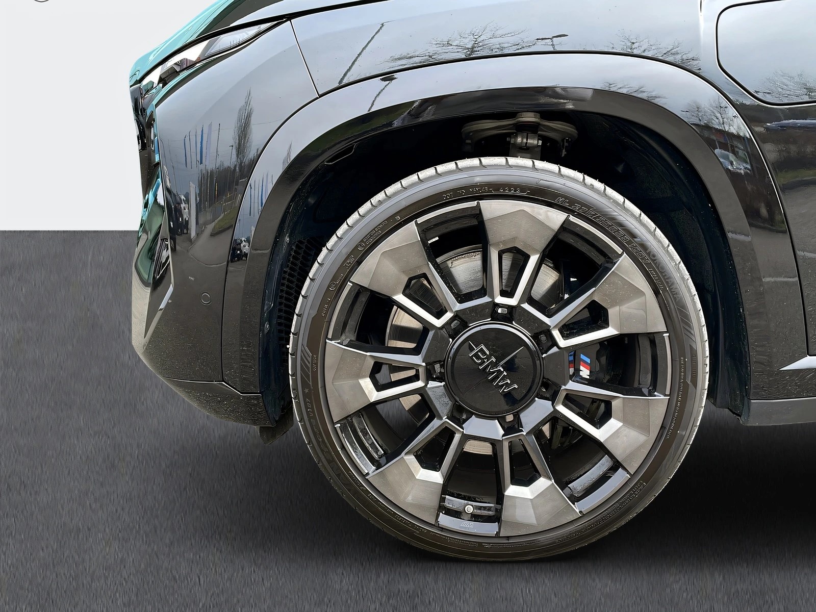 BMW XM xDrive 50e PHEV-image-9