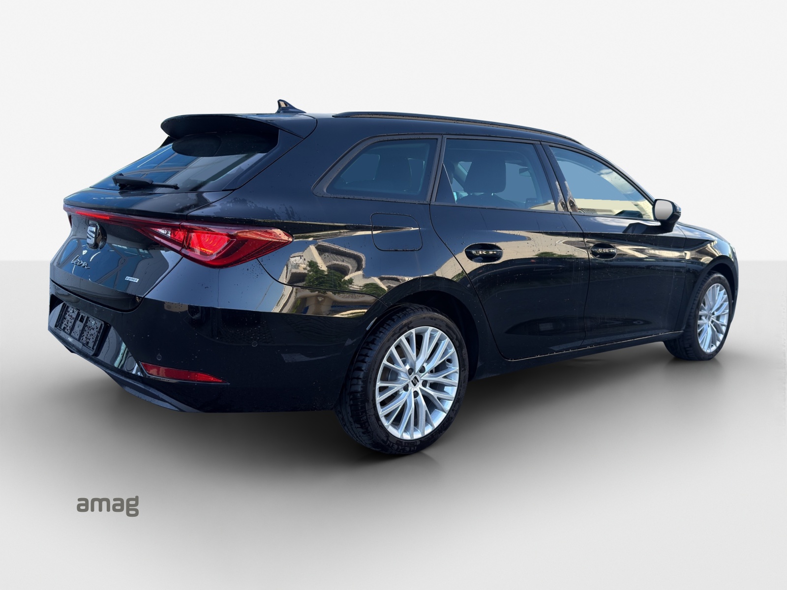 SEAT Leon ST 1.5 eHybrid pHEV DSG Business Edition-image-4