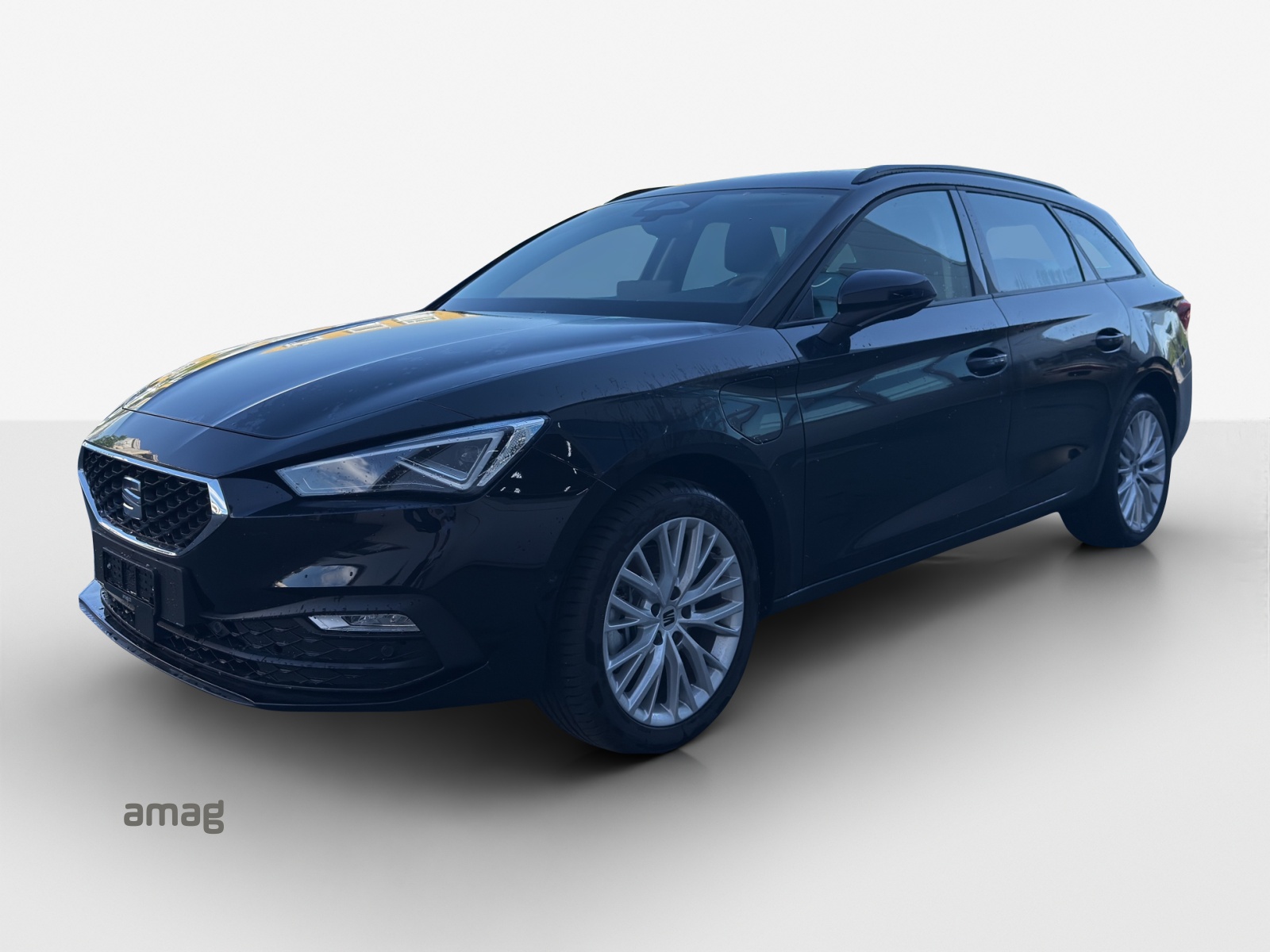 SEAT Leon ST 1.5 eHybrid pHEV DSG Business Edition-image-0