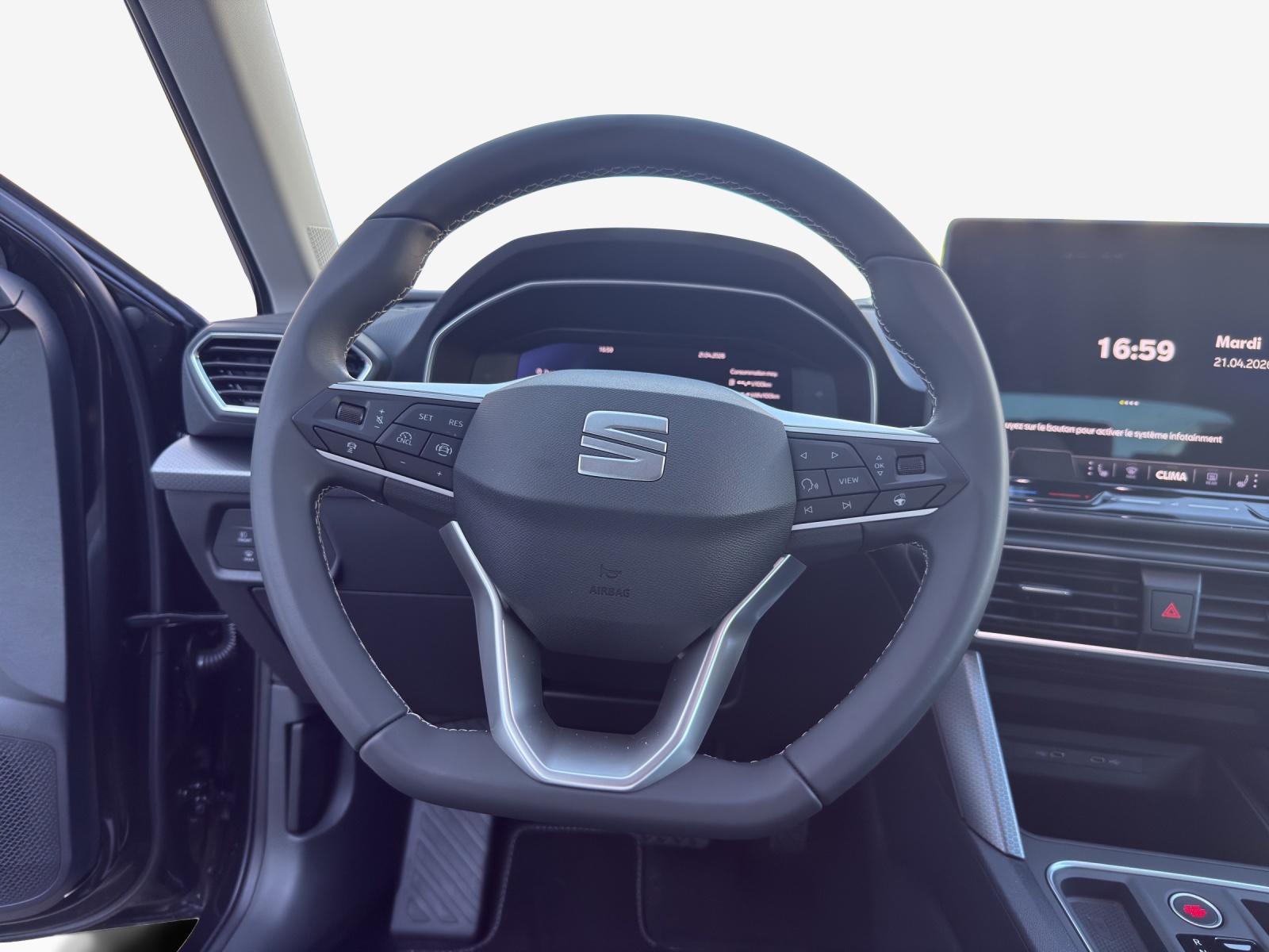 SEAT Leon ST 1.5 eHybrid pHEV DSG Business Edition-image-9