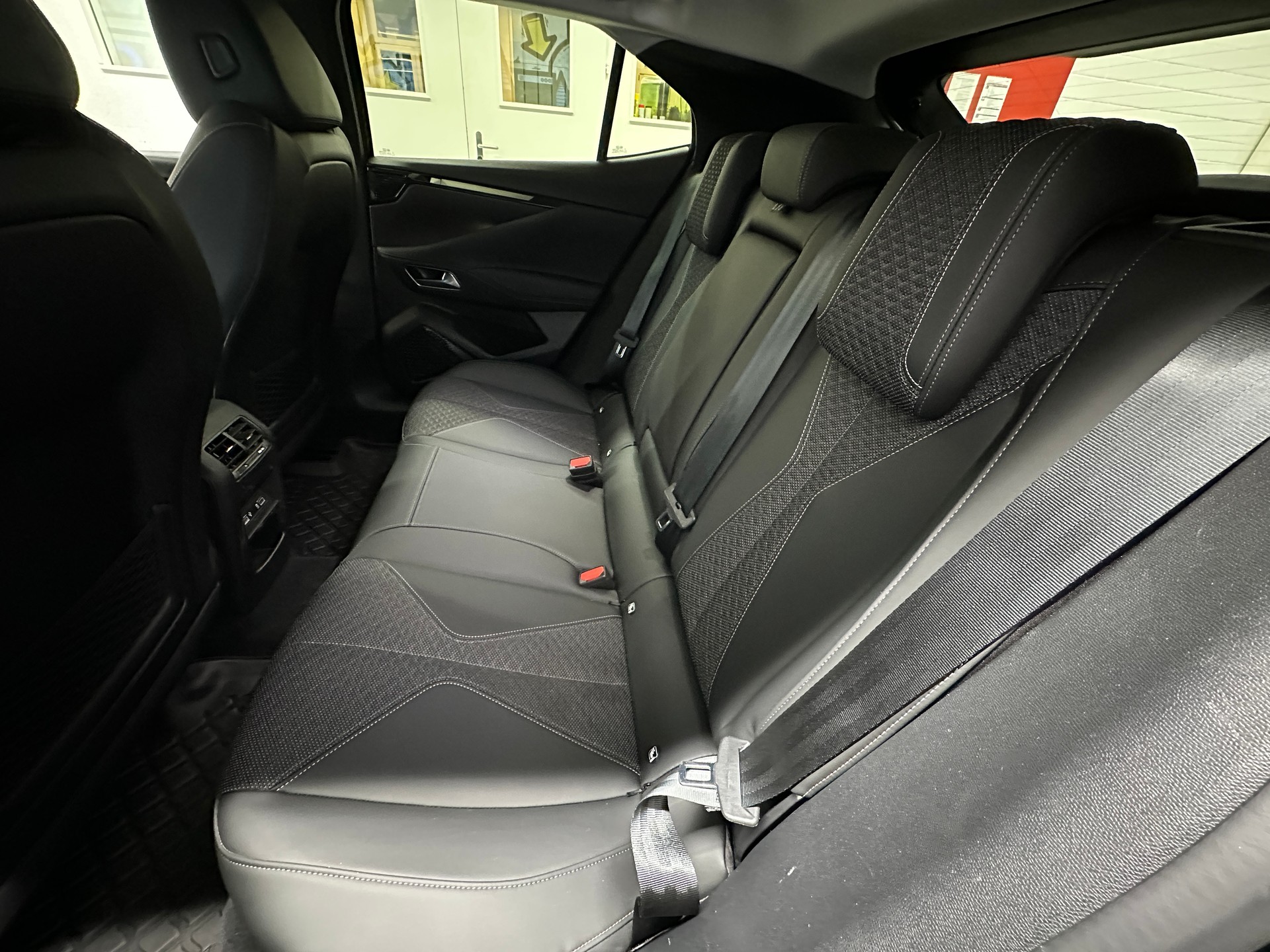 DS AUTOMOBILES DS 4 1.6 E-Tense Trocadero-image-8