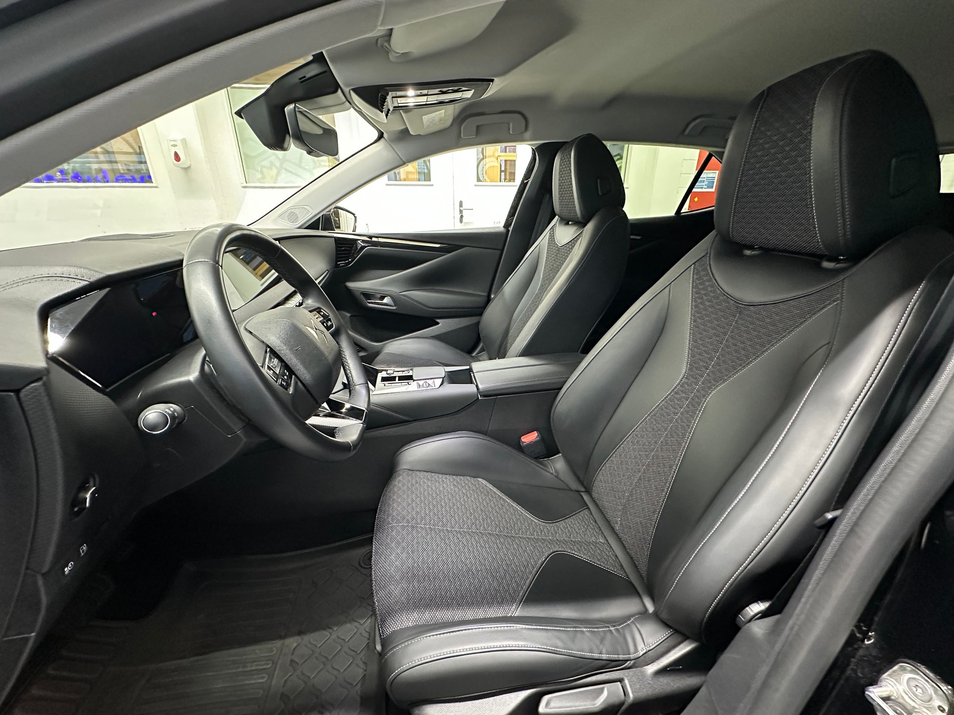 DS AUTOMOBILES DS 4 1.6 E-Tense Trocadero-image-7