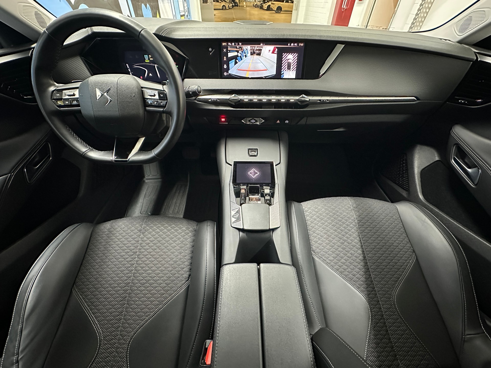 DS AUTOMOBILES DS 4 1.6 E-Tense Trocadero-image-9