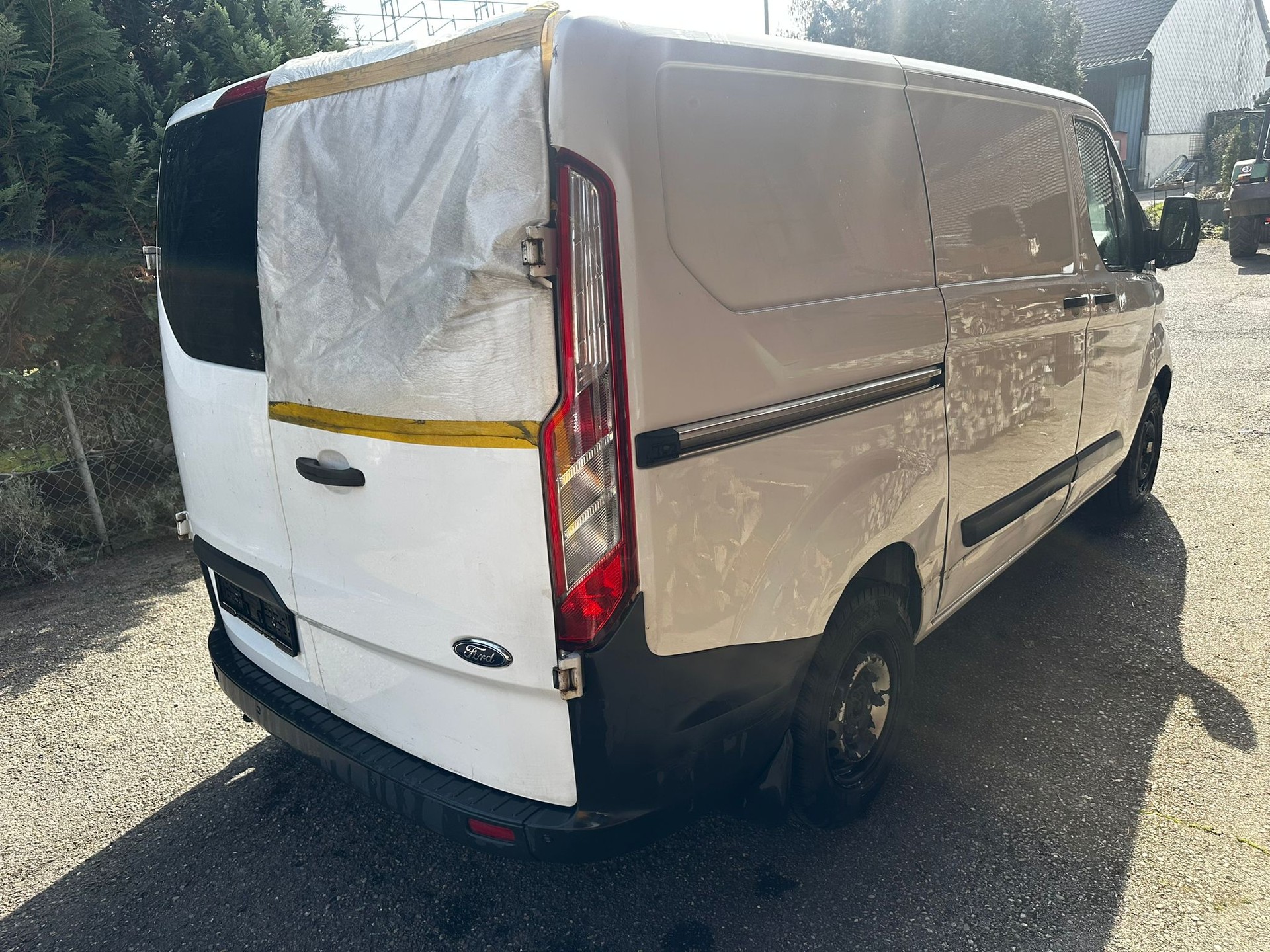 FORD Transit Custom Van 250 L1H1 Startup-image-4