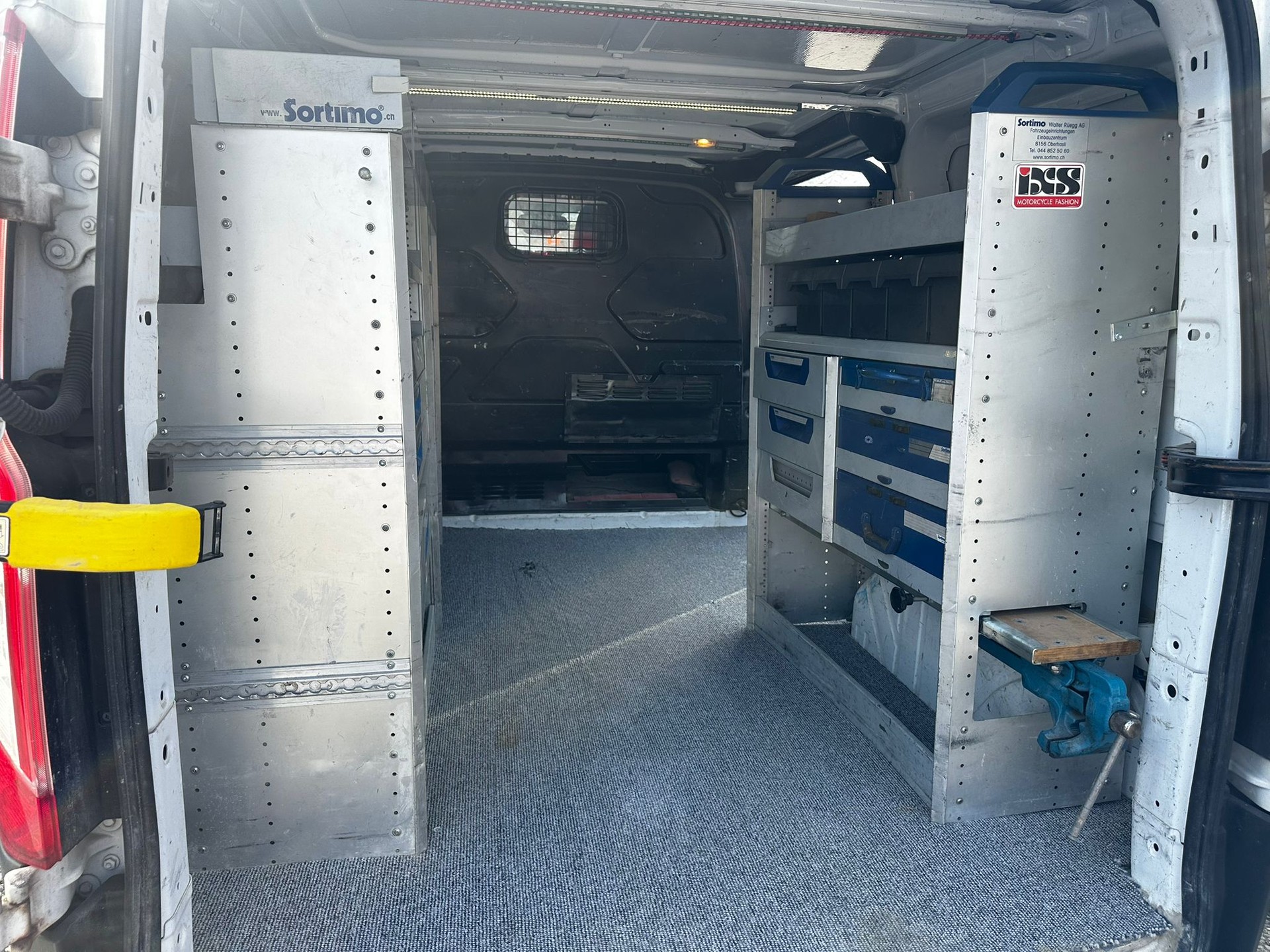 FORD Transit Custom Van 250 L1H1 Startup-image-9