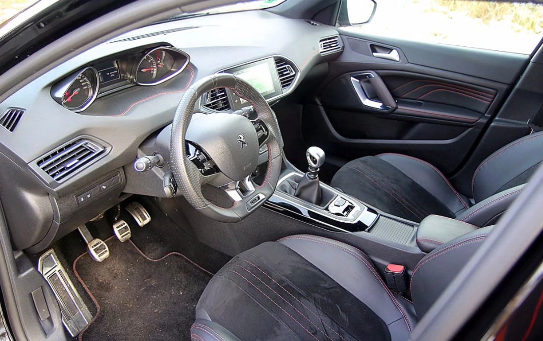 PEUGEOT 308 1.6 e-THP GT-image-4