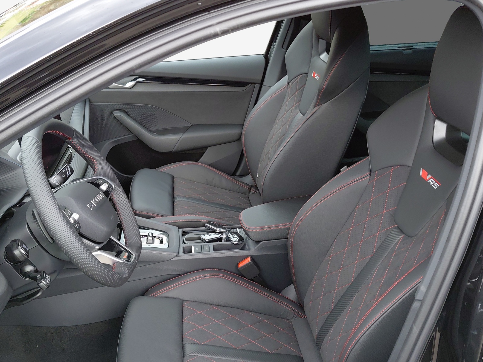 SKODA Octavia Combi 2.0 TSI DSG RS-image-7