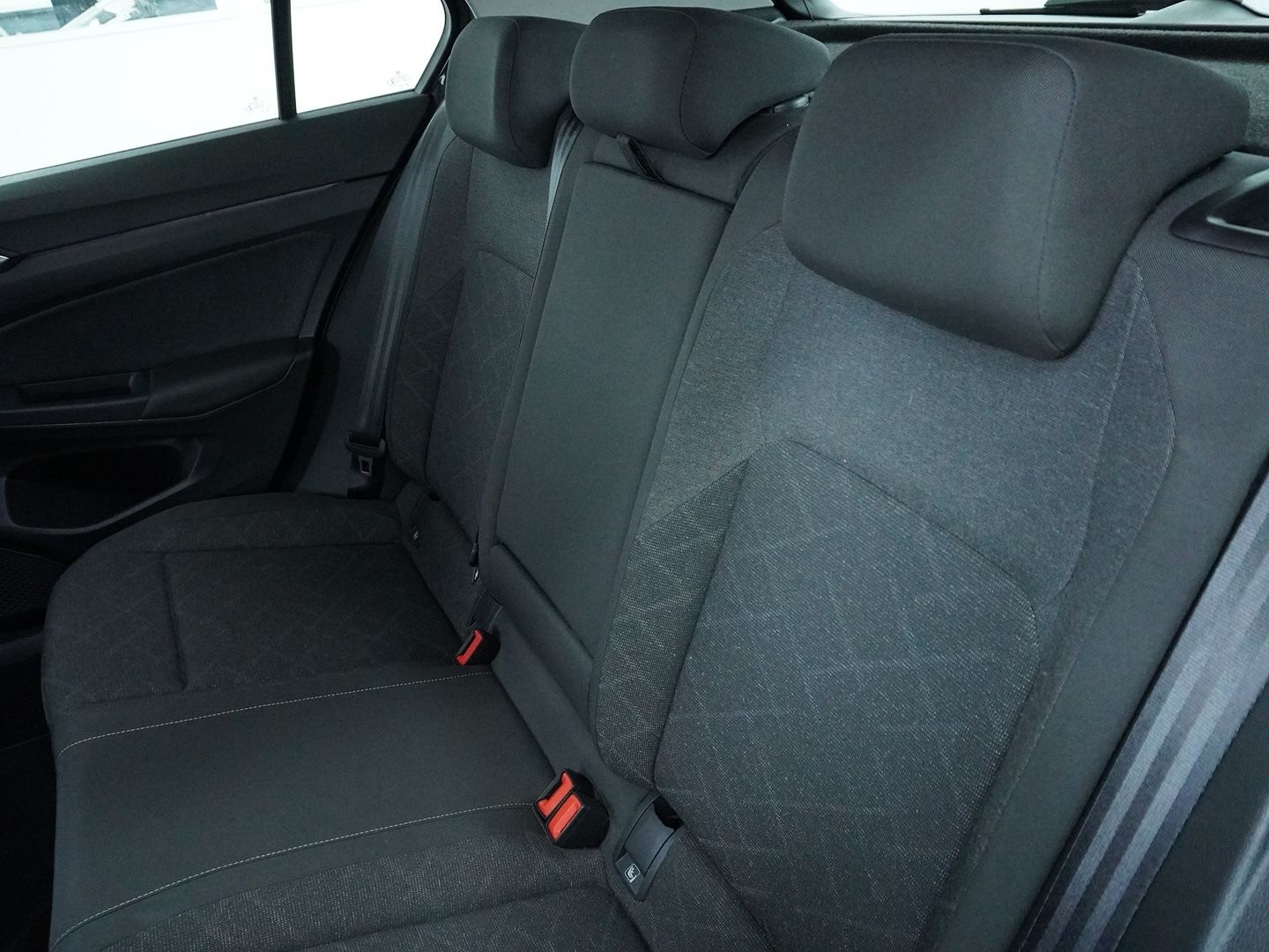 VW Golf 1.0 eTSI mHEV ACTLife DSG-image-5