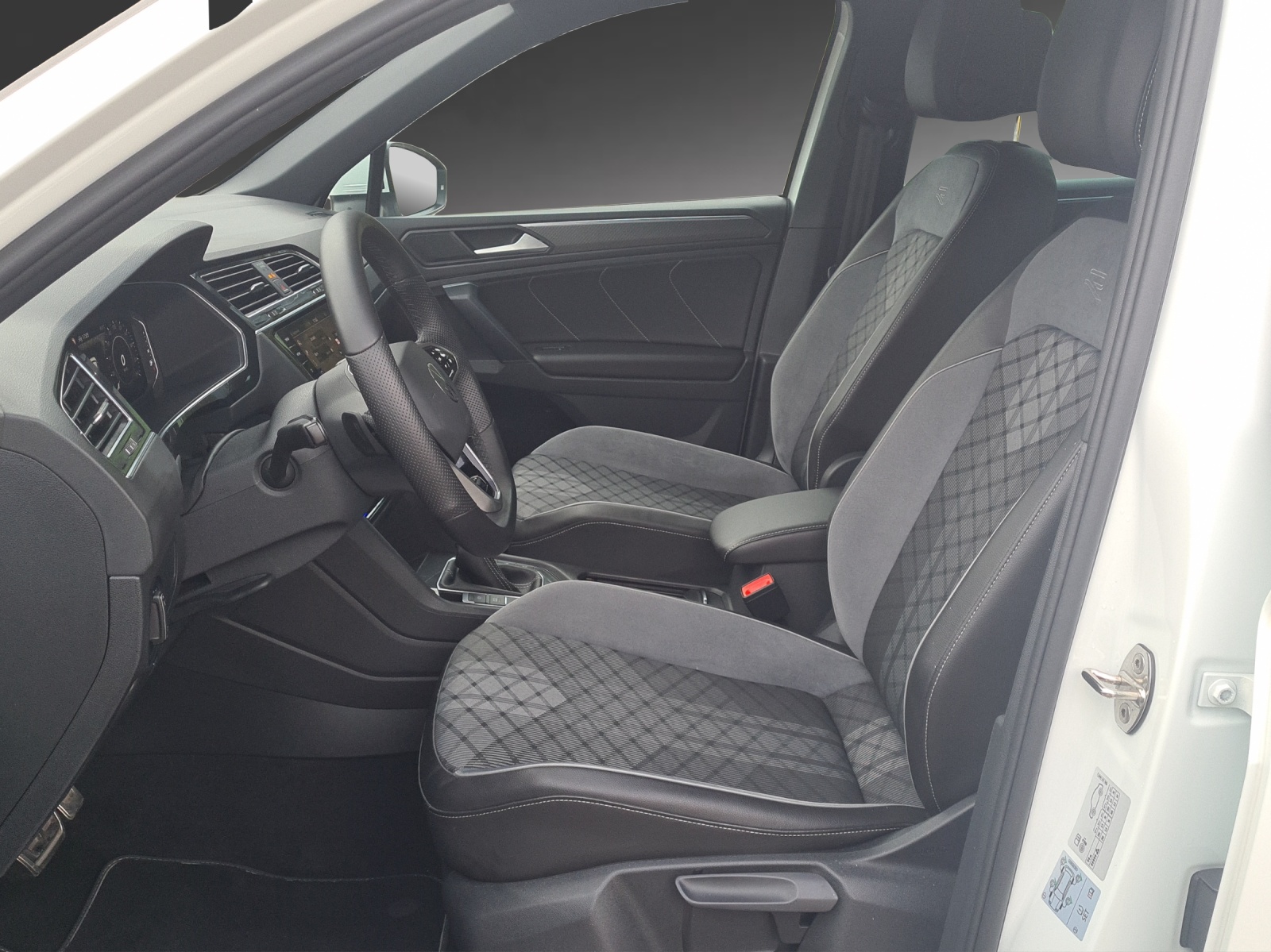 VW Tiguan 1.4TSI PHEV Selection DSG-image-5